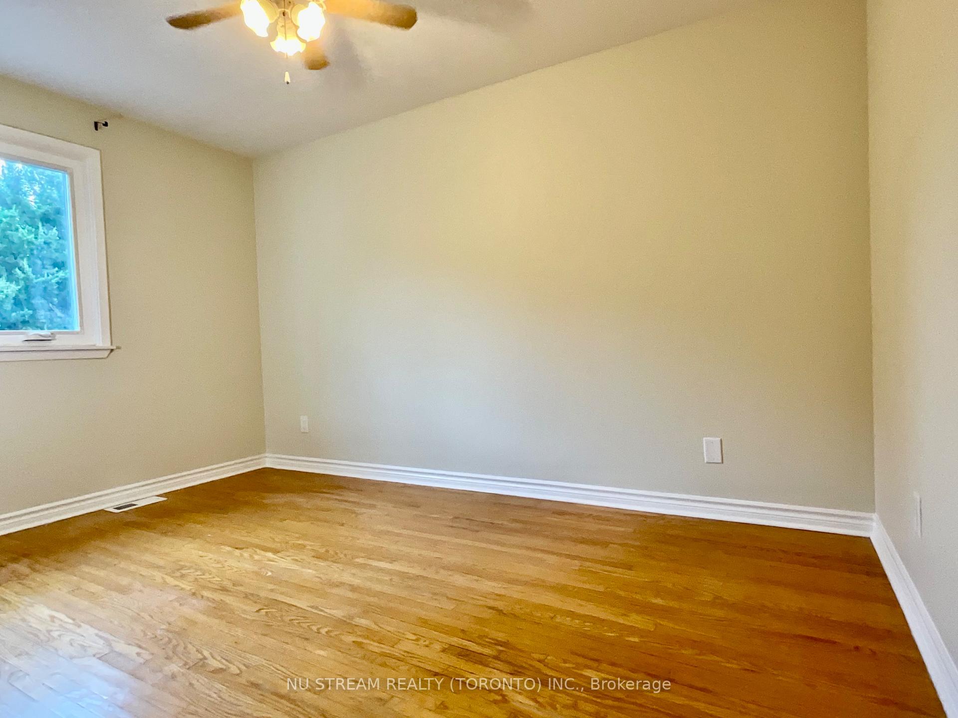 Photo 23 of 45 Emmeloord Crescent, Markham, Unionville — HOMEH