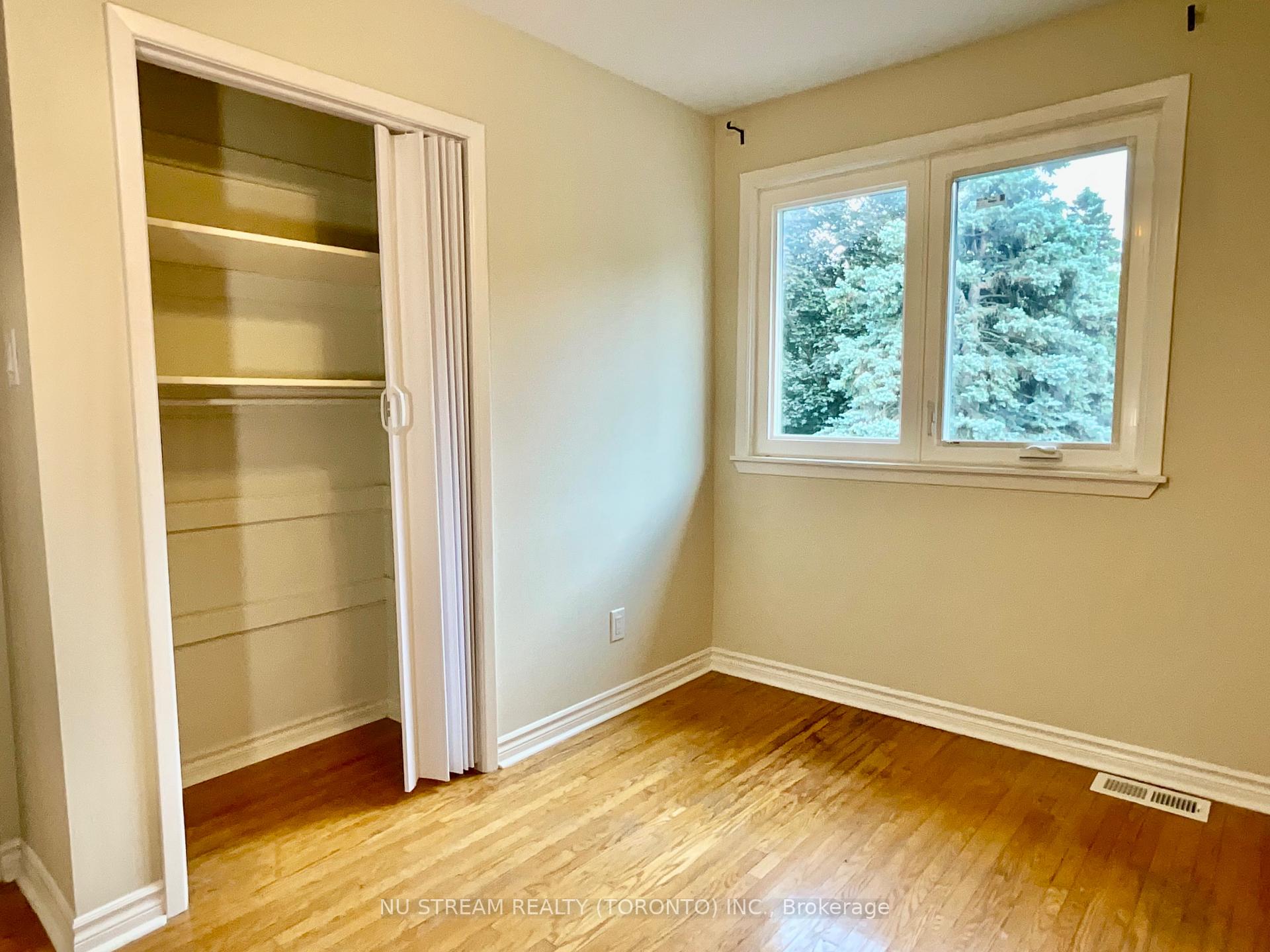 Photo 25 of 45 Emmeloord Crescent, Markham, Unionville — HOMEH
