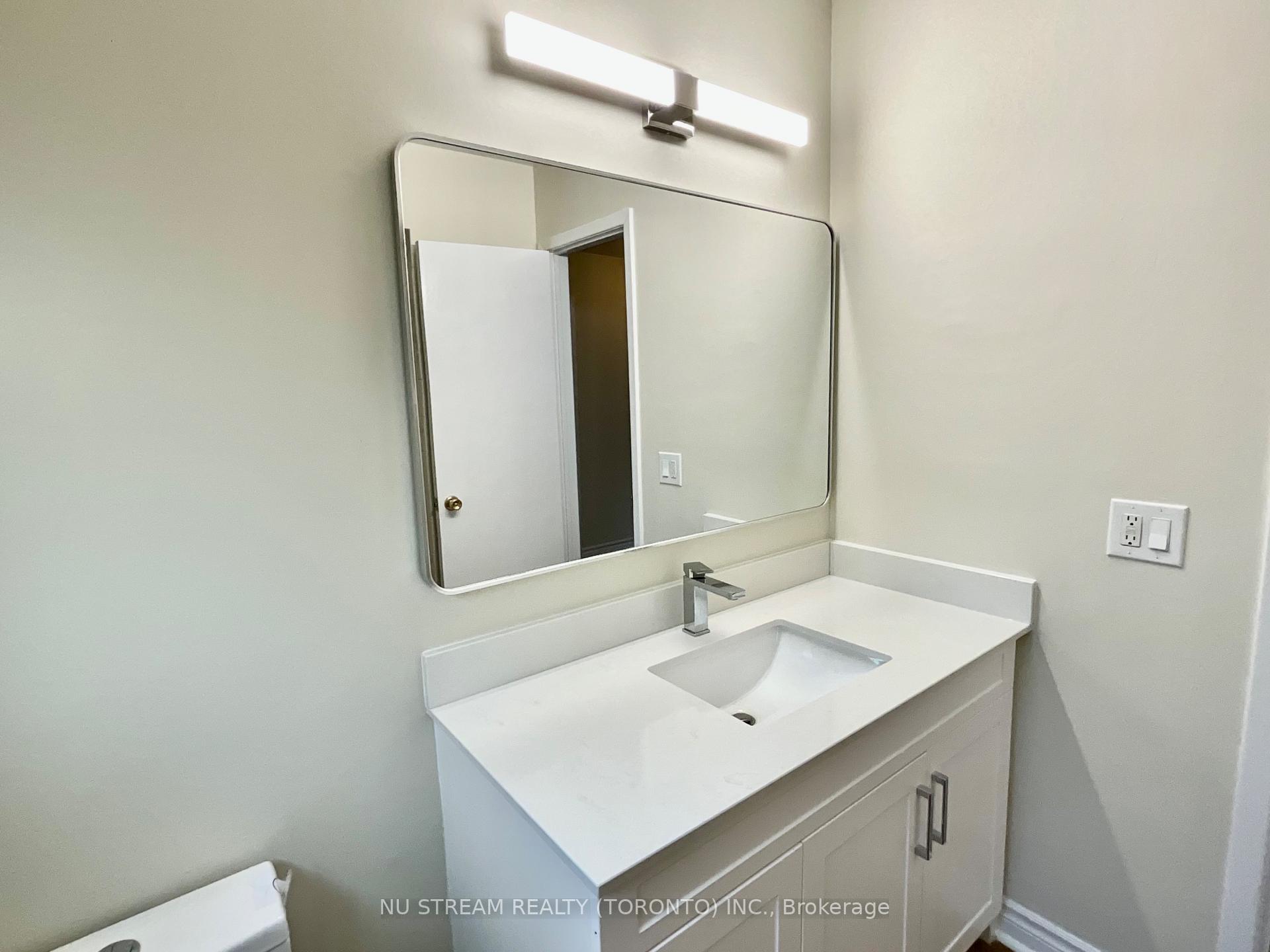 Photo 28 of 45 Emmeloord Crescent, Markham, Unionville — HOMEH