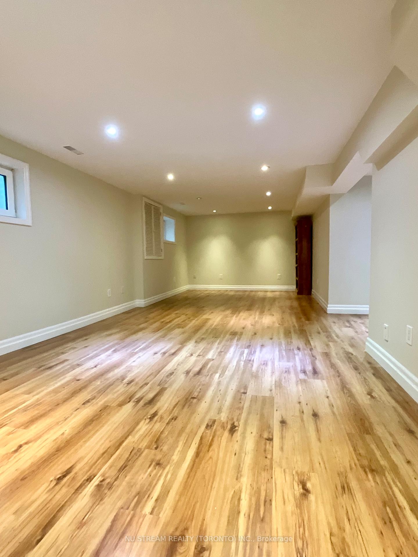 Photo 33 of 45 Emmeloord Crescent, Markham, Unionville — HOMEH