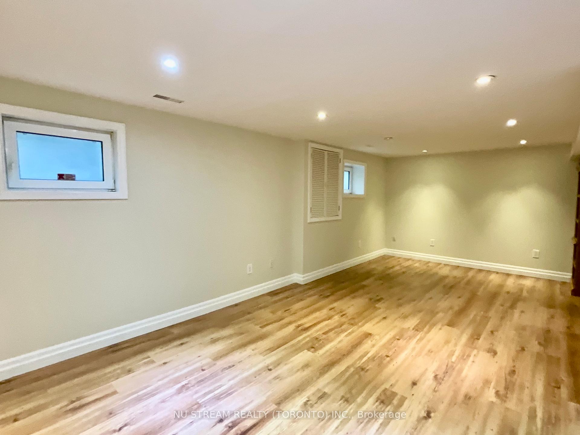 Photo 34 of 45 Emmeloord Crescent, Markham, Unionville — HOMEH