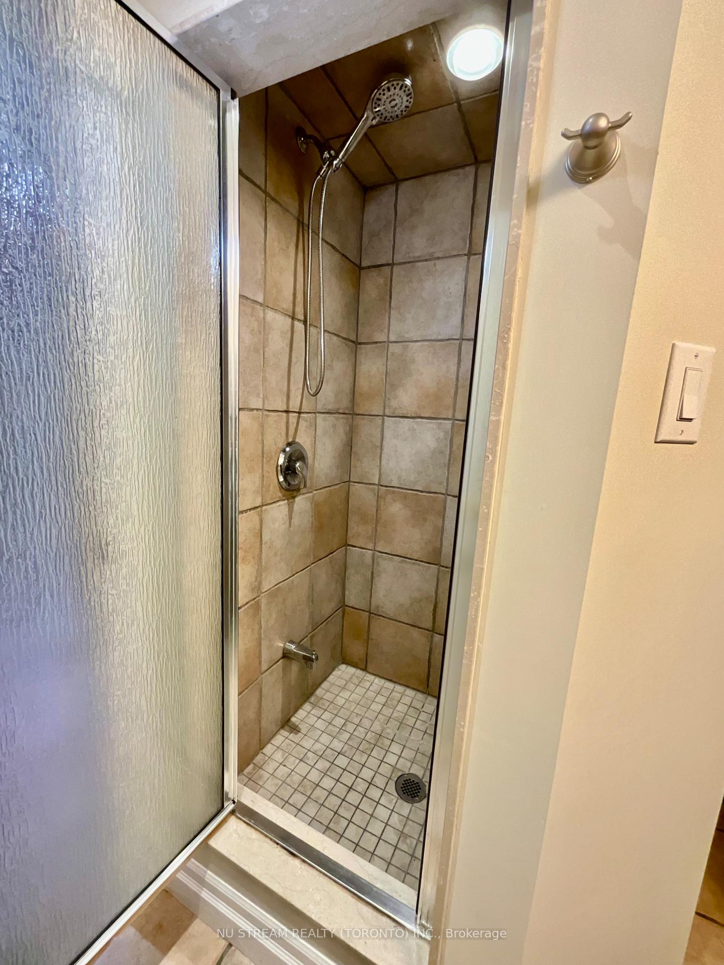 Photo 36 of 45 Emmeloord Crescent, Markham, Unionville — HOMEH