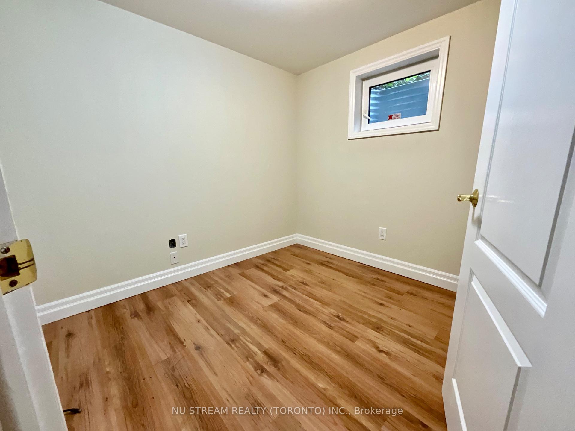 Photo 38 of 45 Emmeloord Crescent, Markham, Unionville — HOMEH