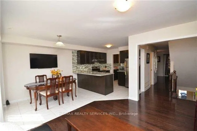 Photo 4 of 9 Midhope Way, Brampton, Fletcher's West — HOMEH