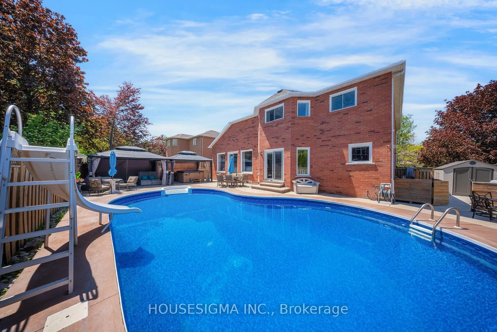 Photo 4 of 30 Gooderham Drive, Halton Hills, Georgetown — HOMEH