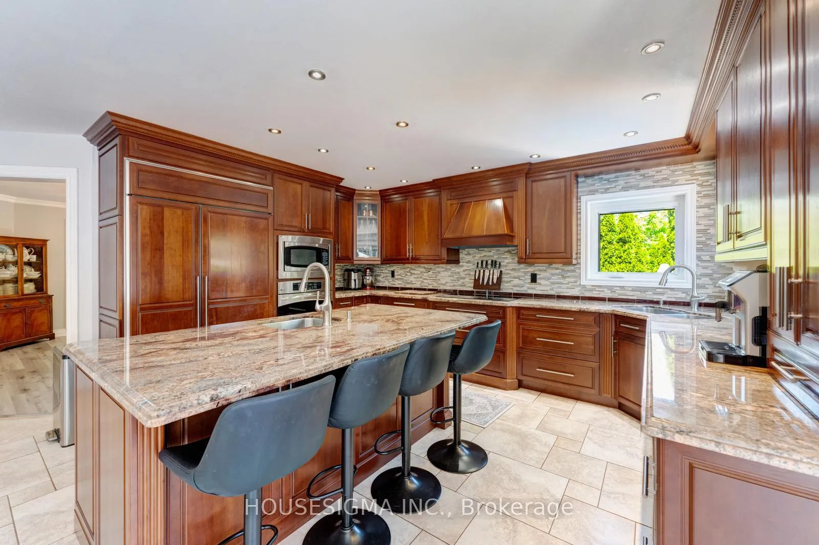 Photo 7 of 30 Gooderham Drive, Halton Hills, Georgetown — HOMEH