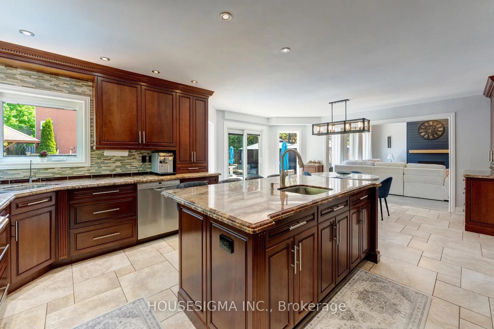 Photo 9 of 30 Gooderham Drive, Halton Hills, Georgetown — HOMEH