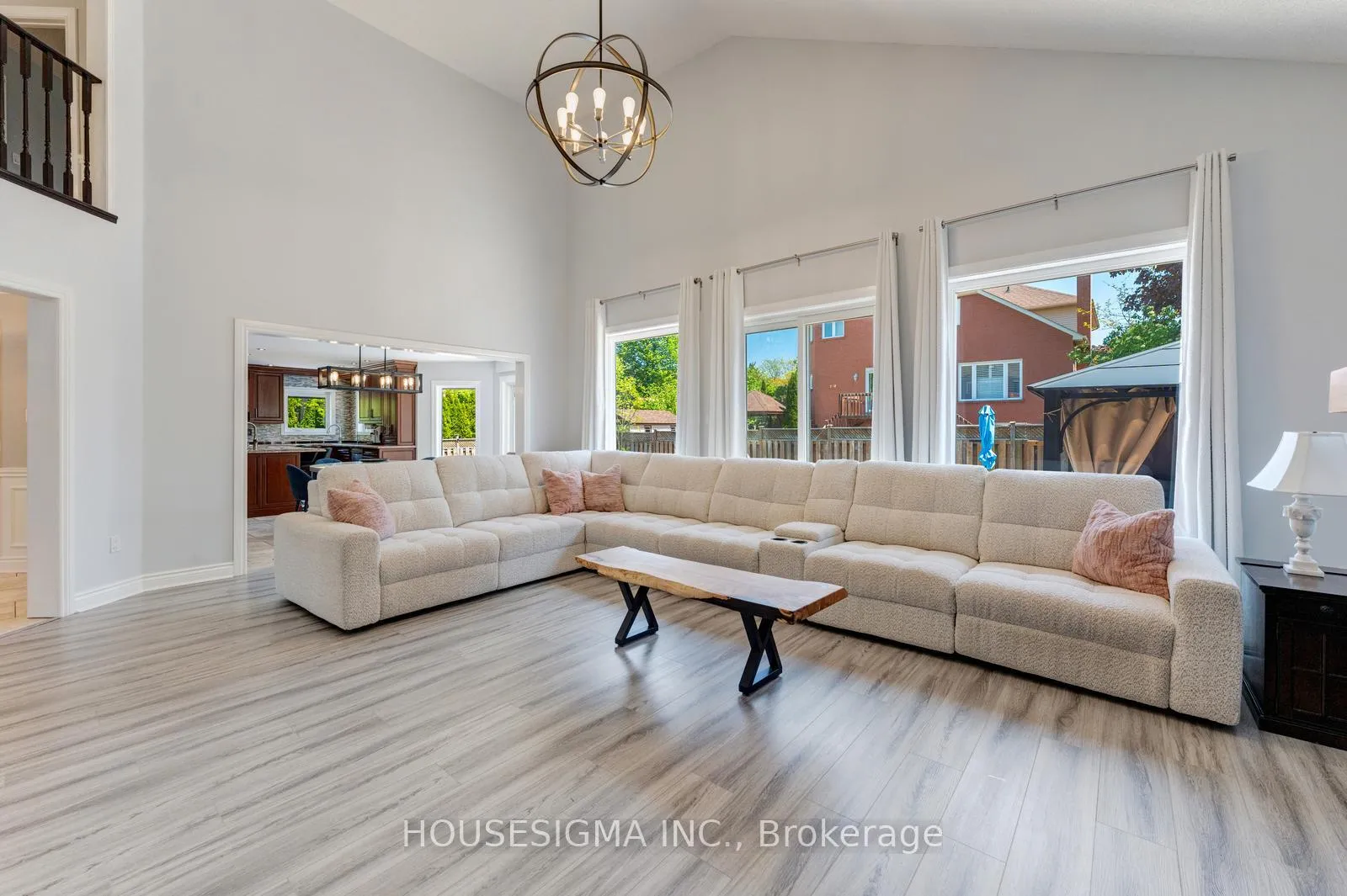 Photo 12 of 30 Gooderham Drive, Halton Hills, Georgetown — HOMEH