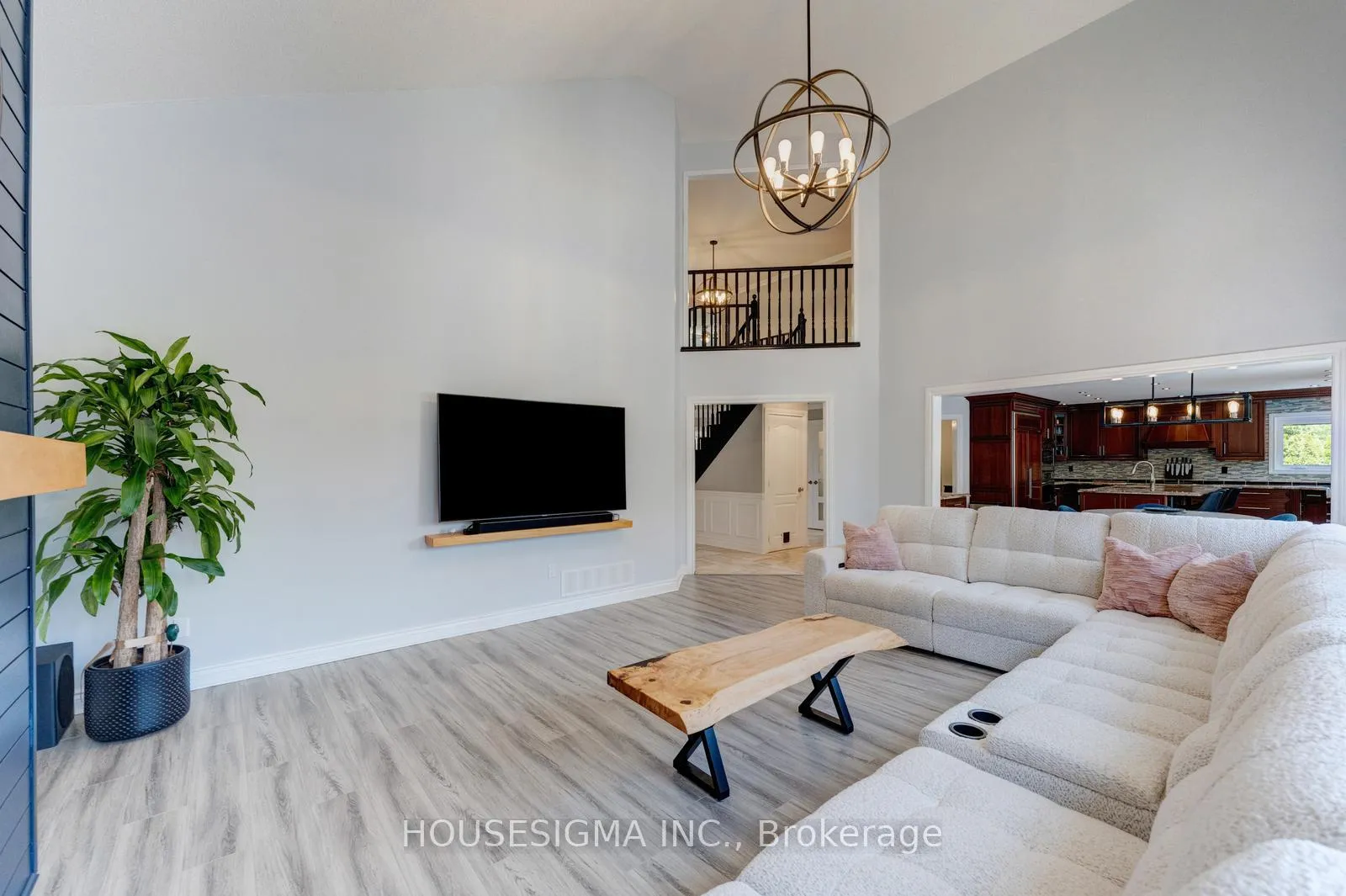 Photo 13 of 30 Gooderham Drive, Halton Hills, Georgetown — HOMEH