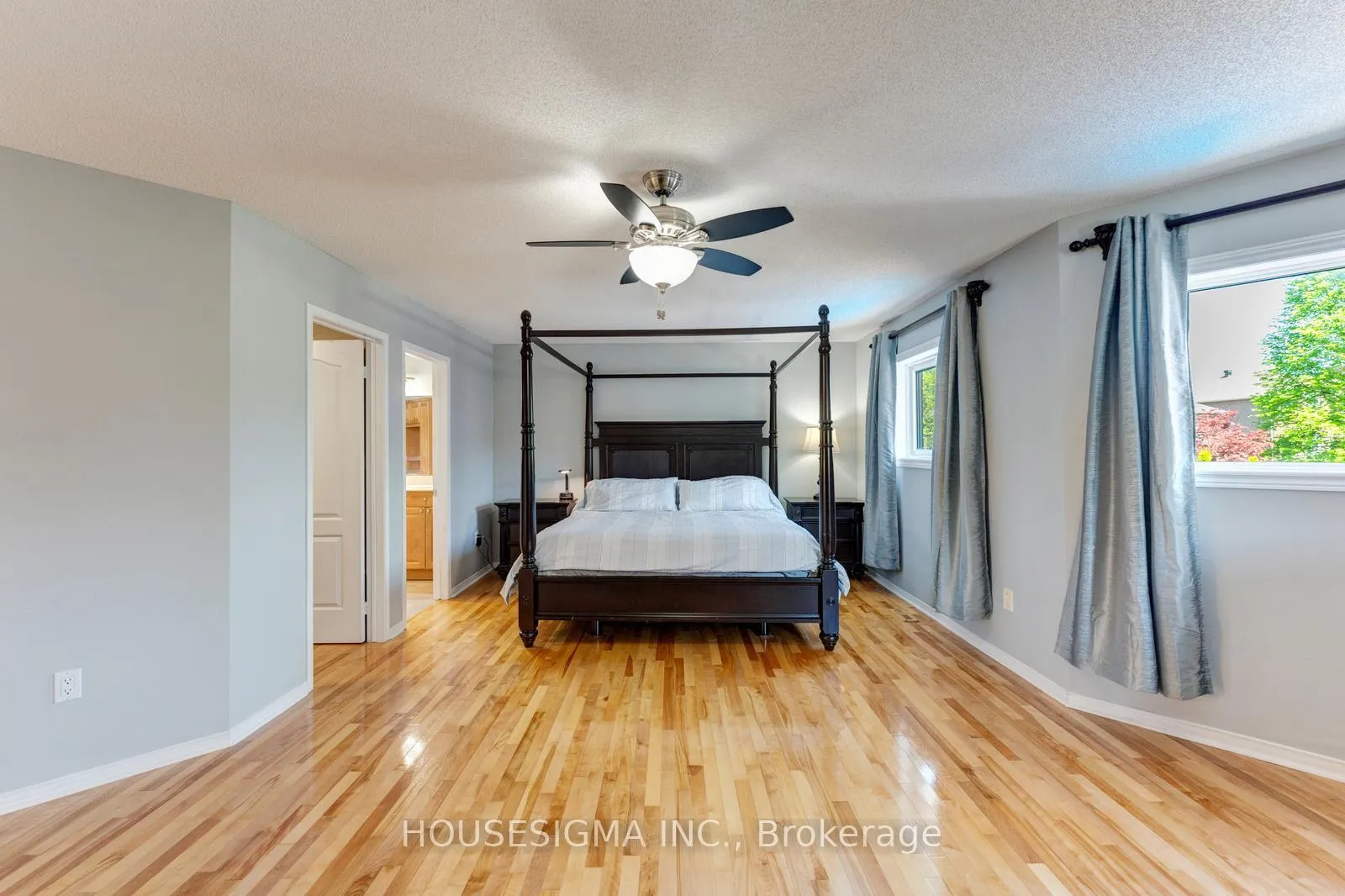 Photo 24 of 30 Gooderham Drive, Halton Hills, Georgetown — HOMEH