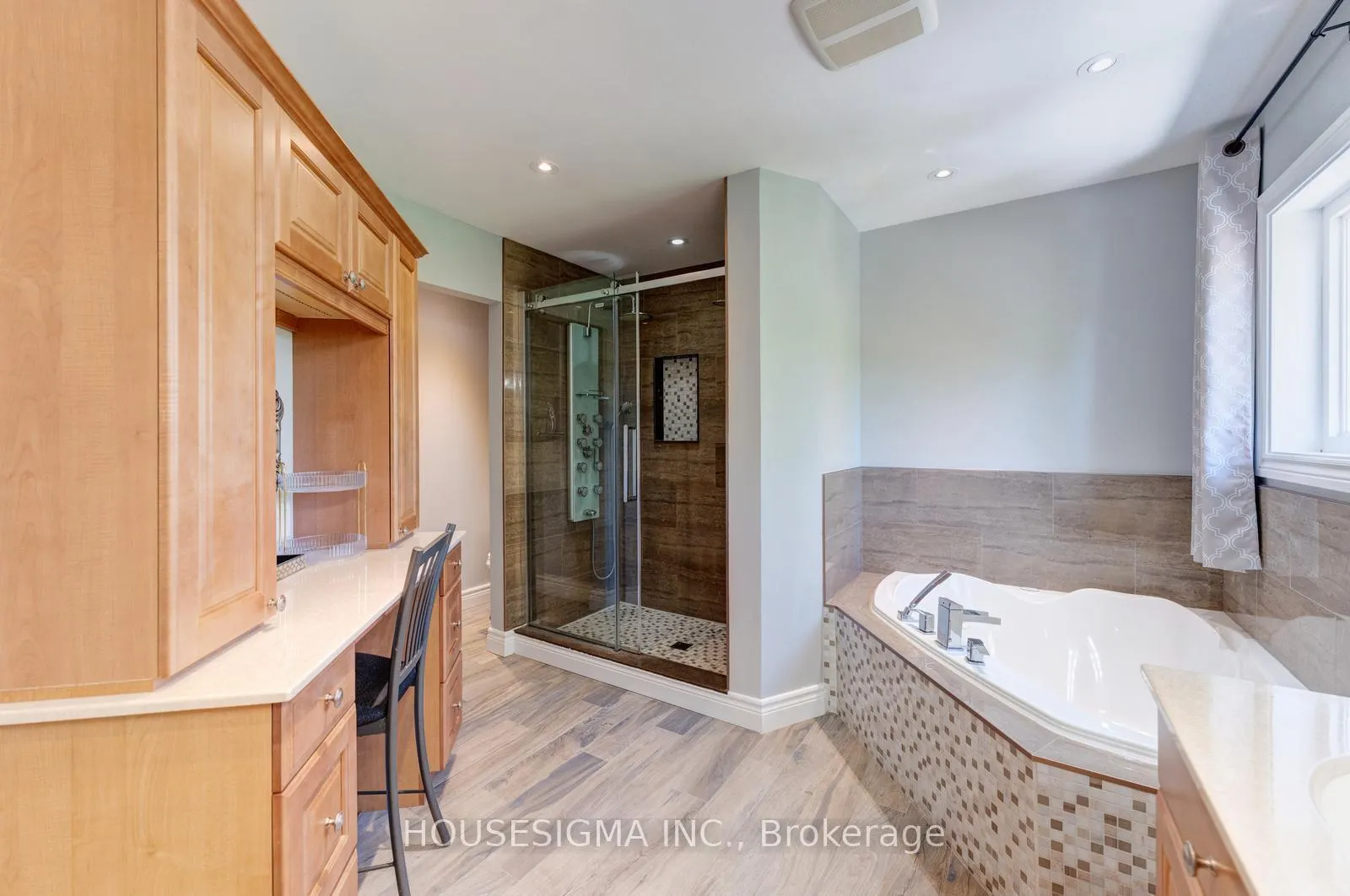 Photo 28 of 30 Gooderham Drive, Halton Hills, Georgetown — HOMEH