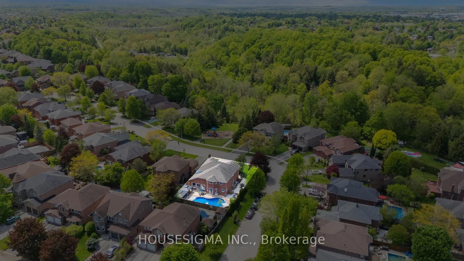 Photo 48 of 30 Gooderham Drive, Halton Hills, Georgetown — HOMEH