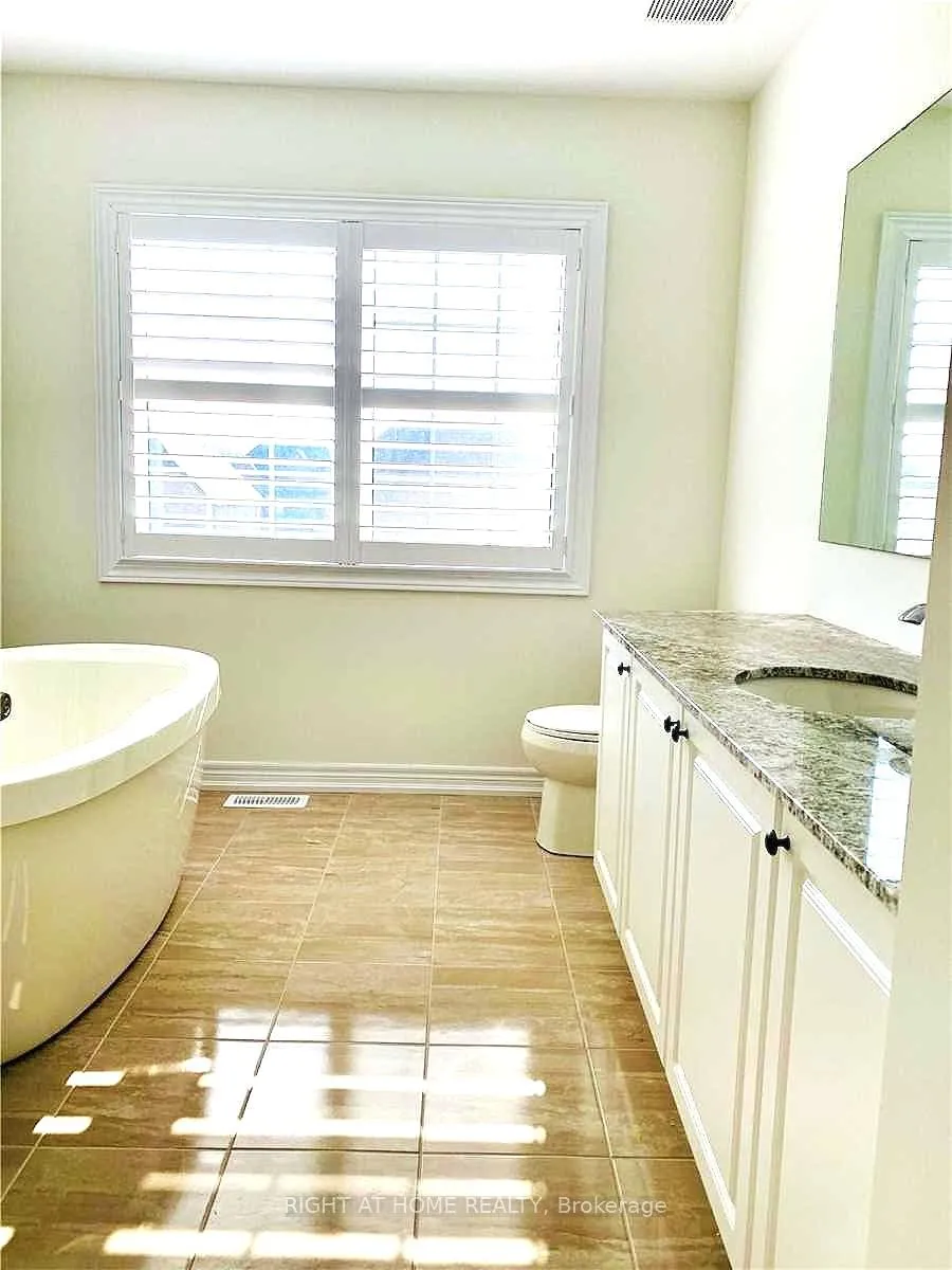Photo 11 of 24 Summer Breese Drive W, Quinte West, Sidney Ward — HOMEH