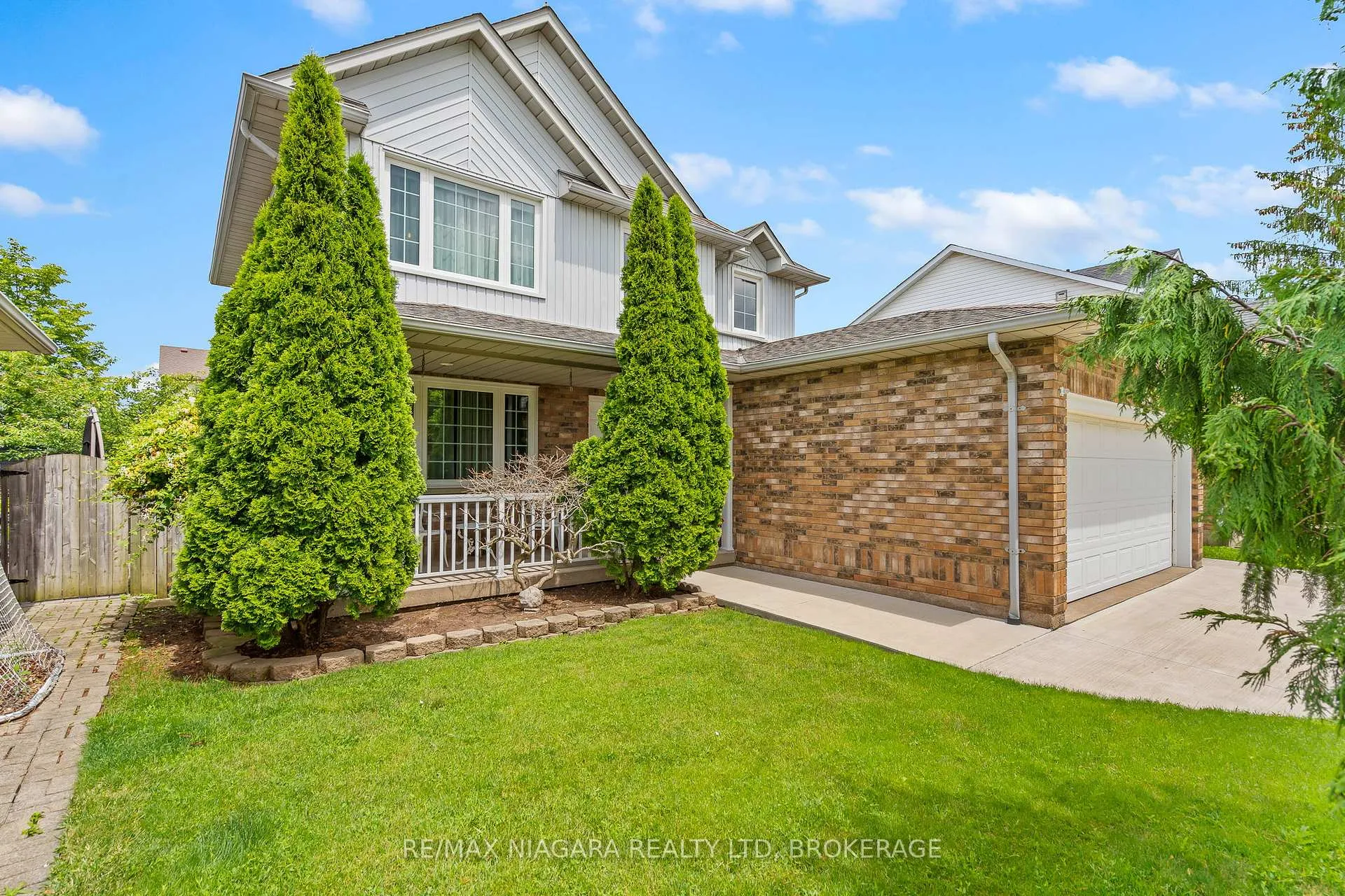 Photo 2 of 206 Confederation Avenue, Thorold, Confederation Heights — HOMEH