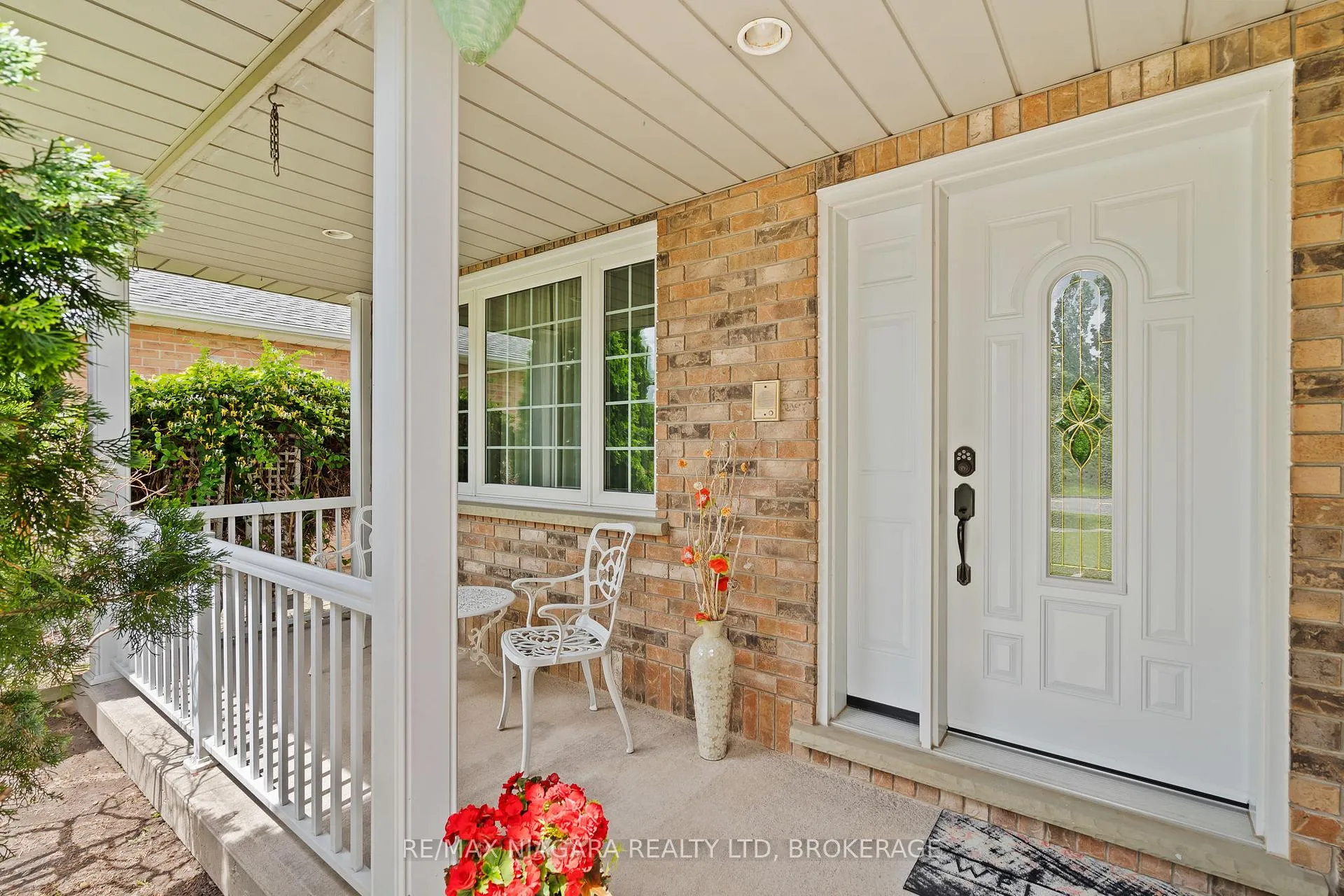Photo 3 of 206 Confederation Avenue, Thorold, Confederation Heights — HOMEH