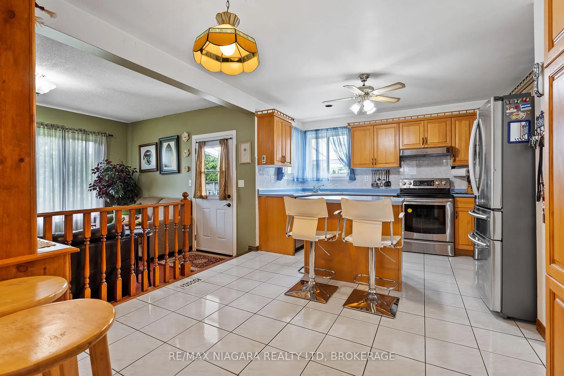 Photo 7 of 206 Confederation Avenue, Thorold, Confederation Heights — HOMEH