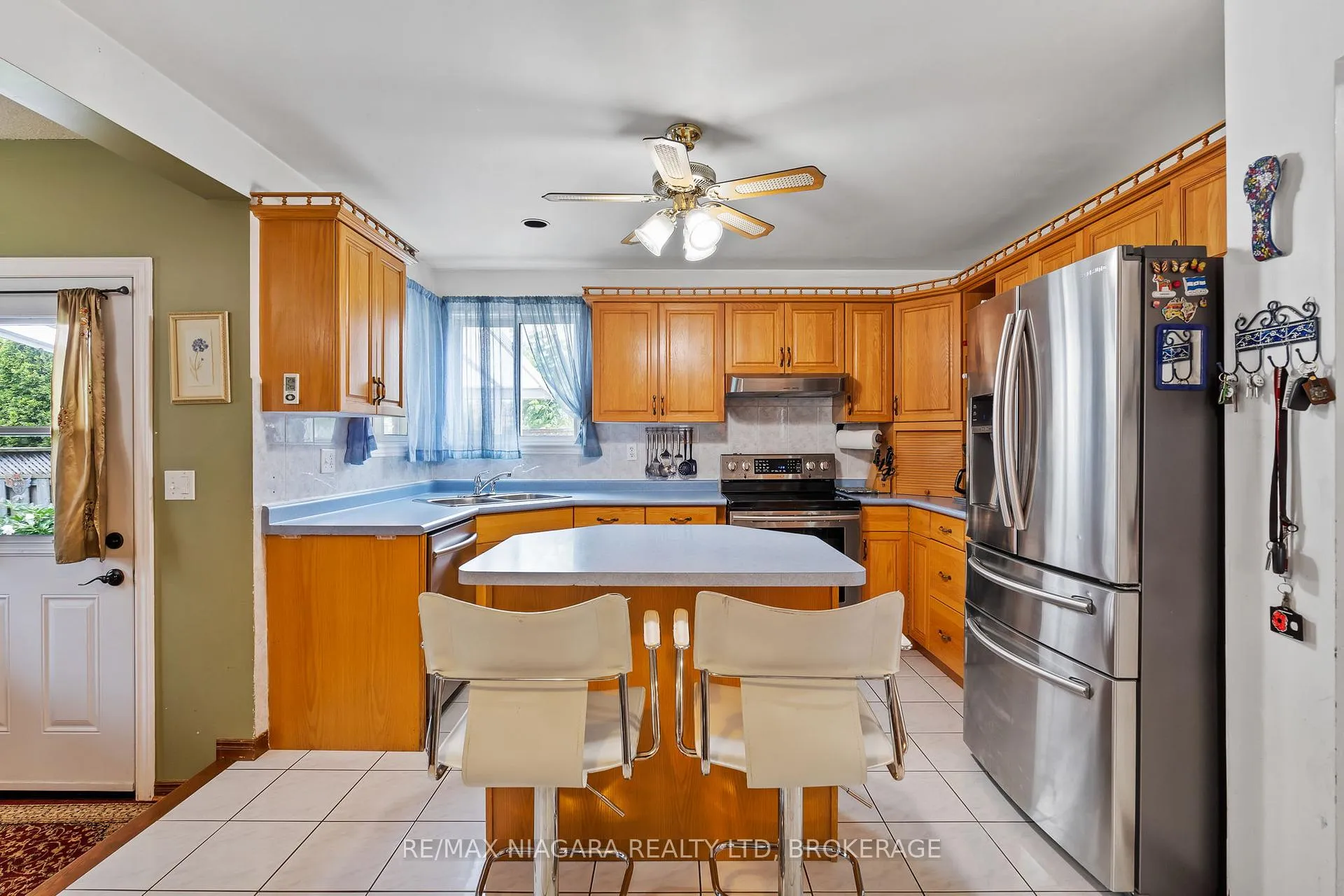 Photo 8 of 206 Confederation Avenue, Thorold, Confederation Heights — HOMEH