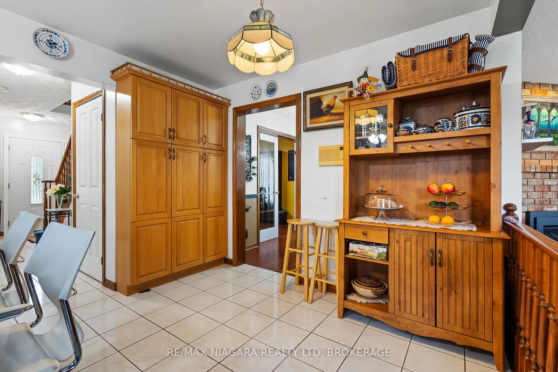 Photo 10 of 206 Confederation Avenue, Thorold, Confederation Heights — HOMEH
