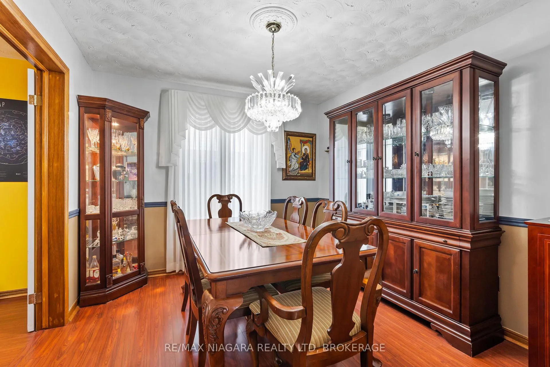 Photo 14 of 206 Confederation Avenue, Thorold, Confederation Heights — HOMEH