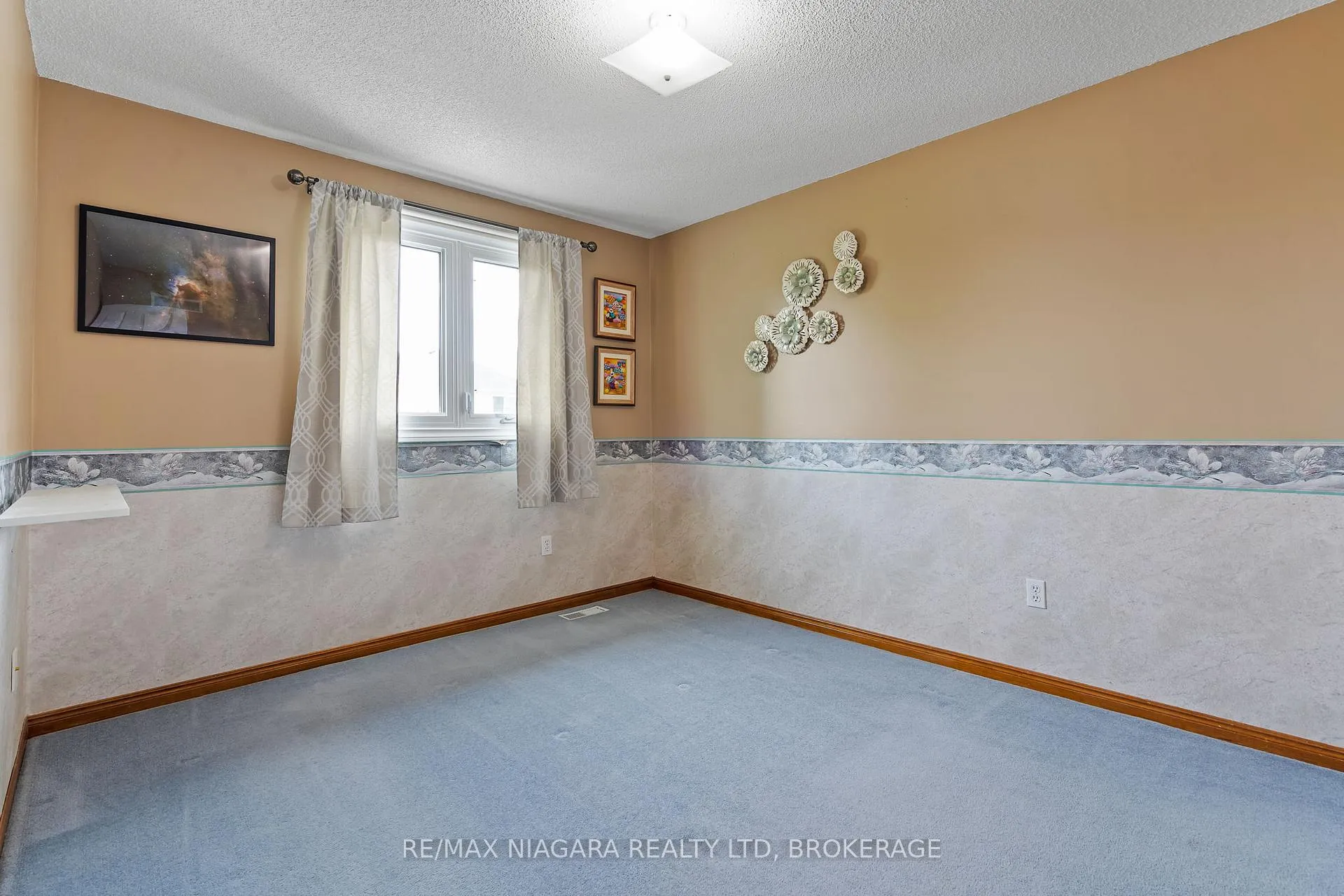 Photo 20 of 206 Confederation Avenue, Thorold, Confederation Heights — HOMEH