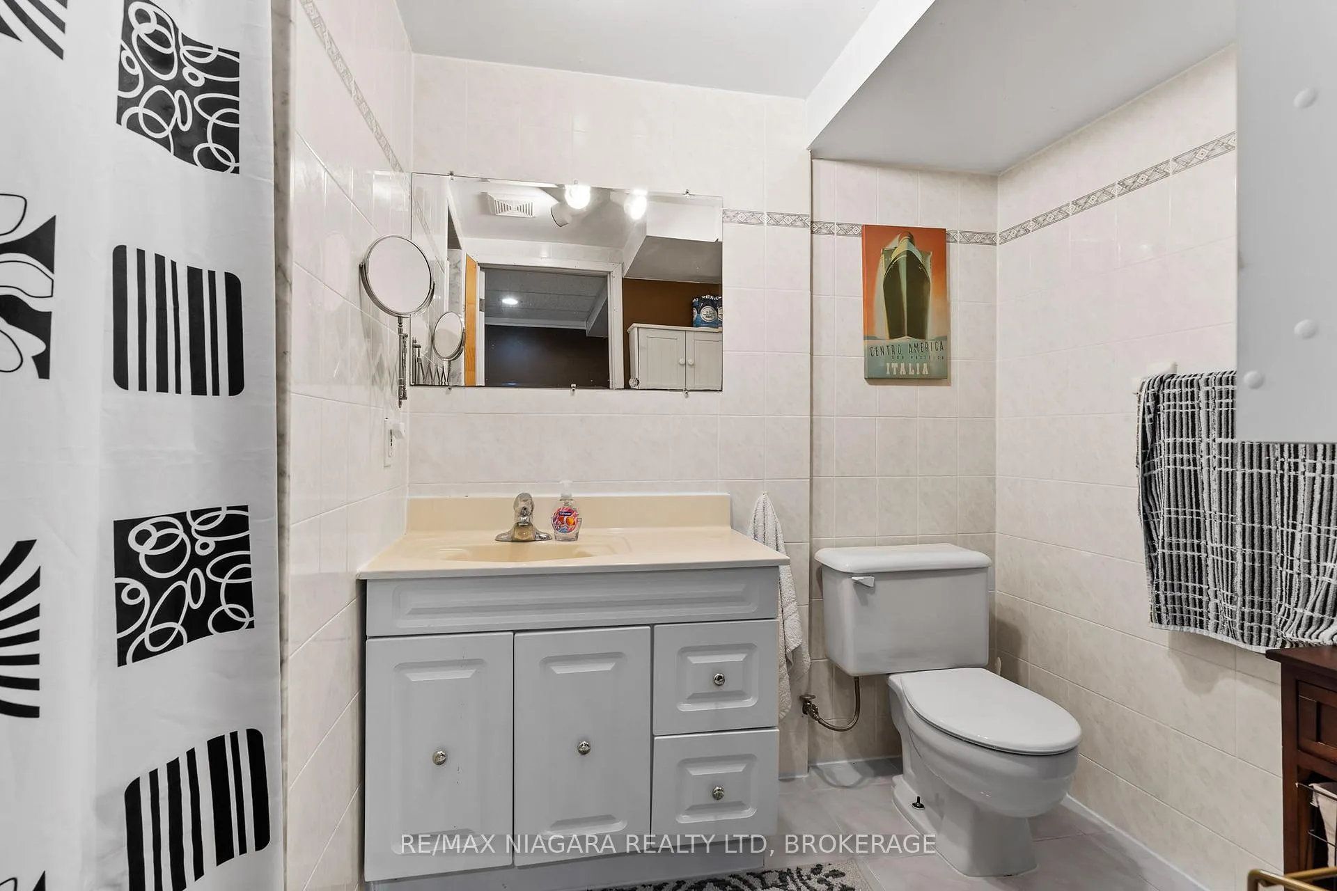 Photo 27 of 206 Confederation Avenue, Thorold, Confederation Heights — HOMEH