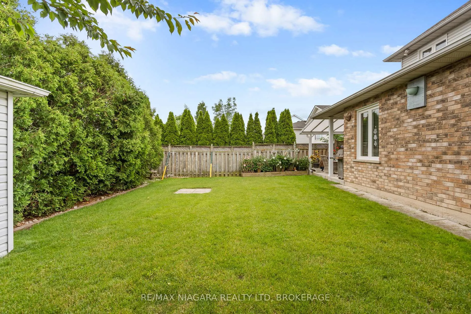 Photo 33 of 206 Confederation Avenue, Thorold, Confederation Heights — HOMEH