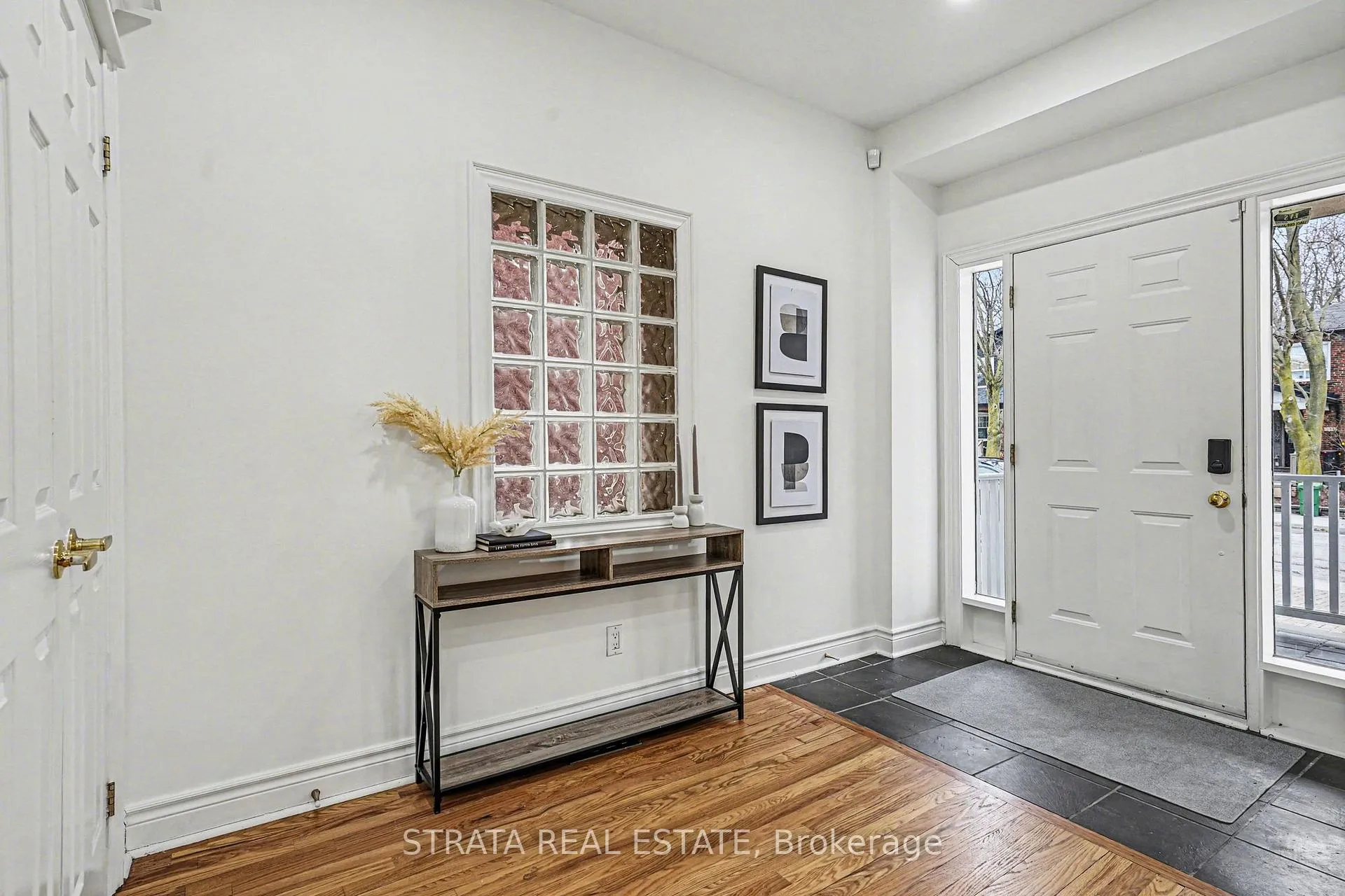 Photo 3 of 423 Manor Road E, Toronto, Mount Pleasant East — HOMEH