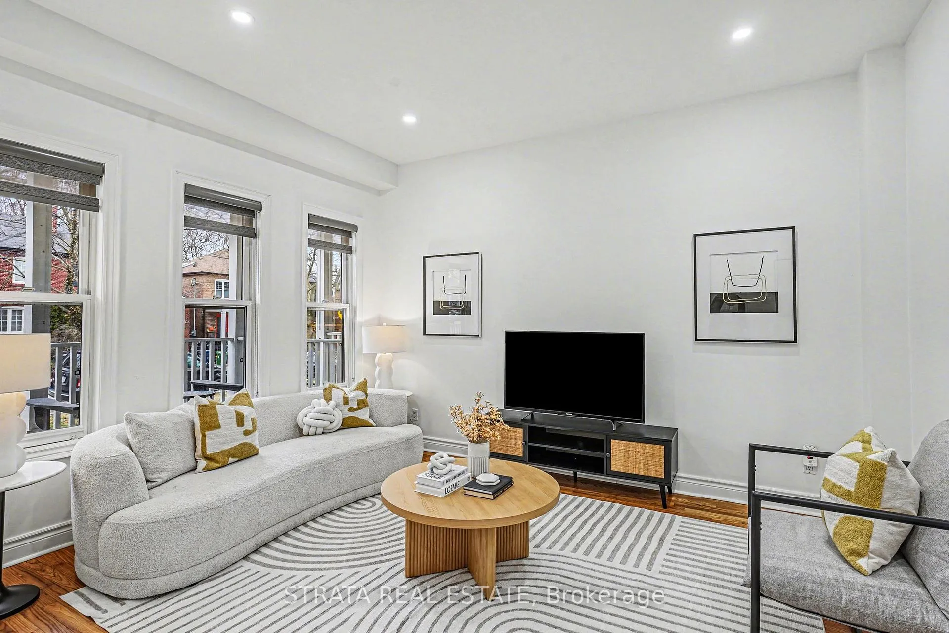 Photo 4 of 423 Manor Road E, Toronto, Mount Pleasant East — HOMEH