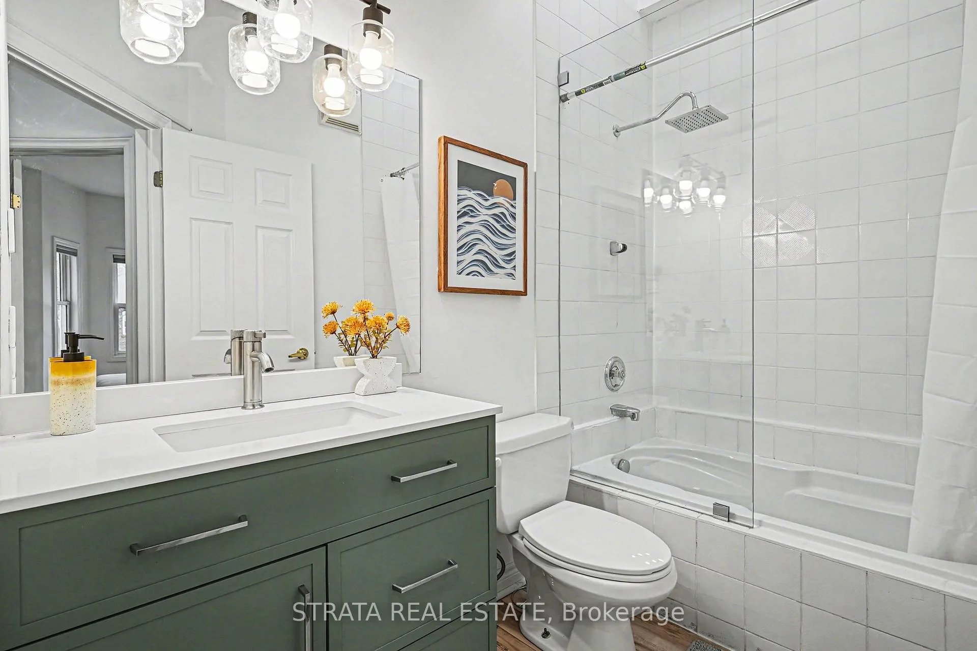 Photo 20 of 423 Manor Road E, Toronto, Mount Pleasant East — HOMEH