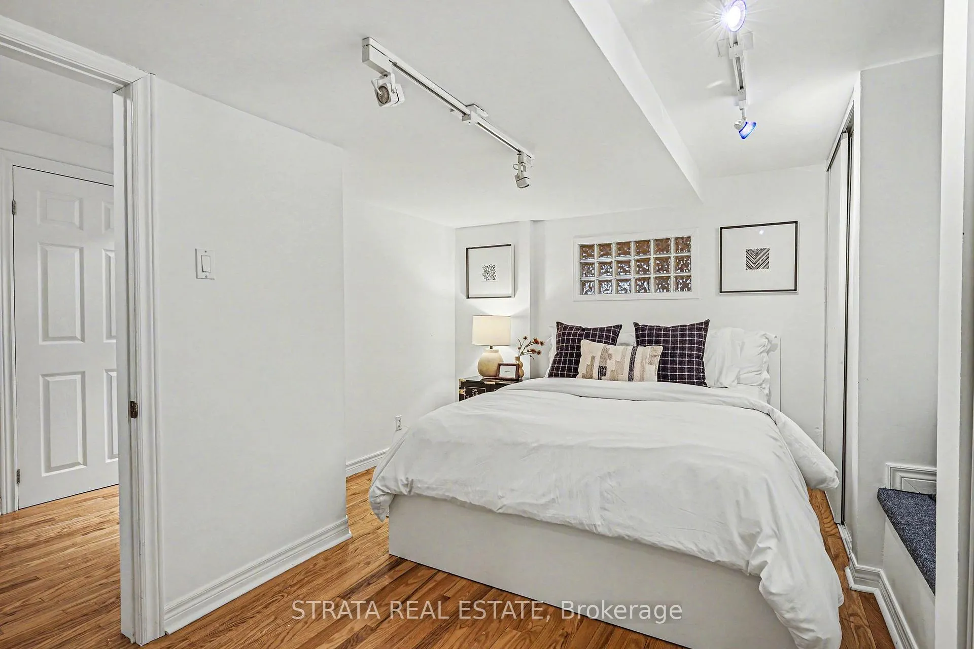 Photo 32 of 423 Manor Road E, Toronto, Mount Pleasant East — HOMEH