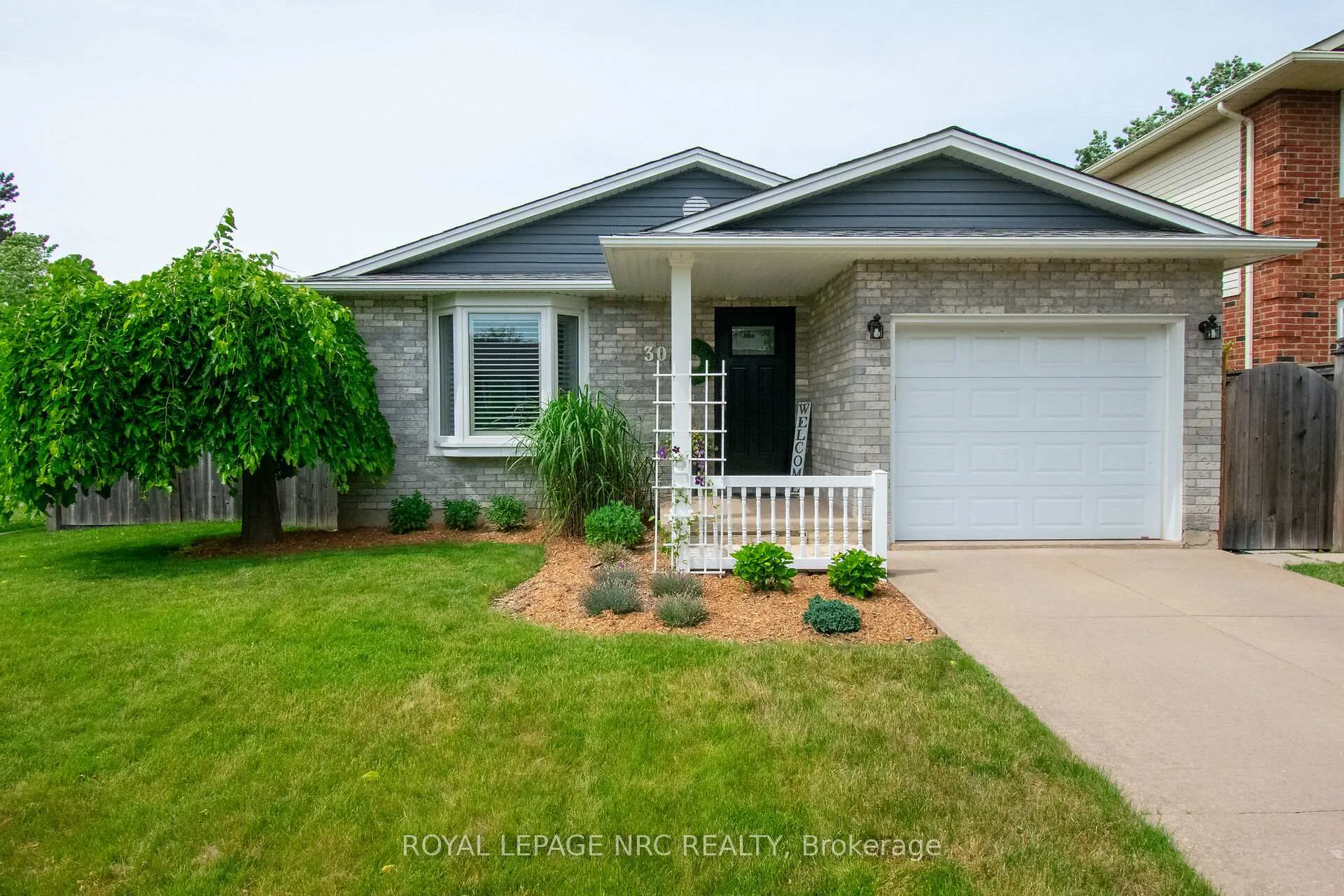 Photo 1 of 30 Elderwood Drive, St. Catharines, Grapeview — HOMEH