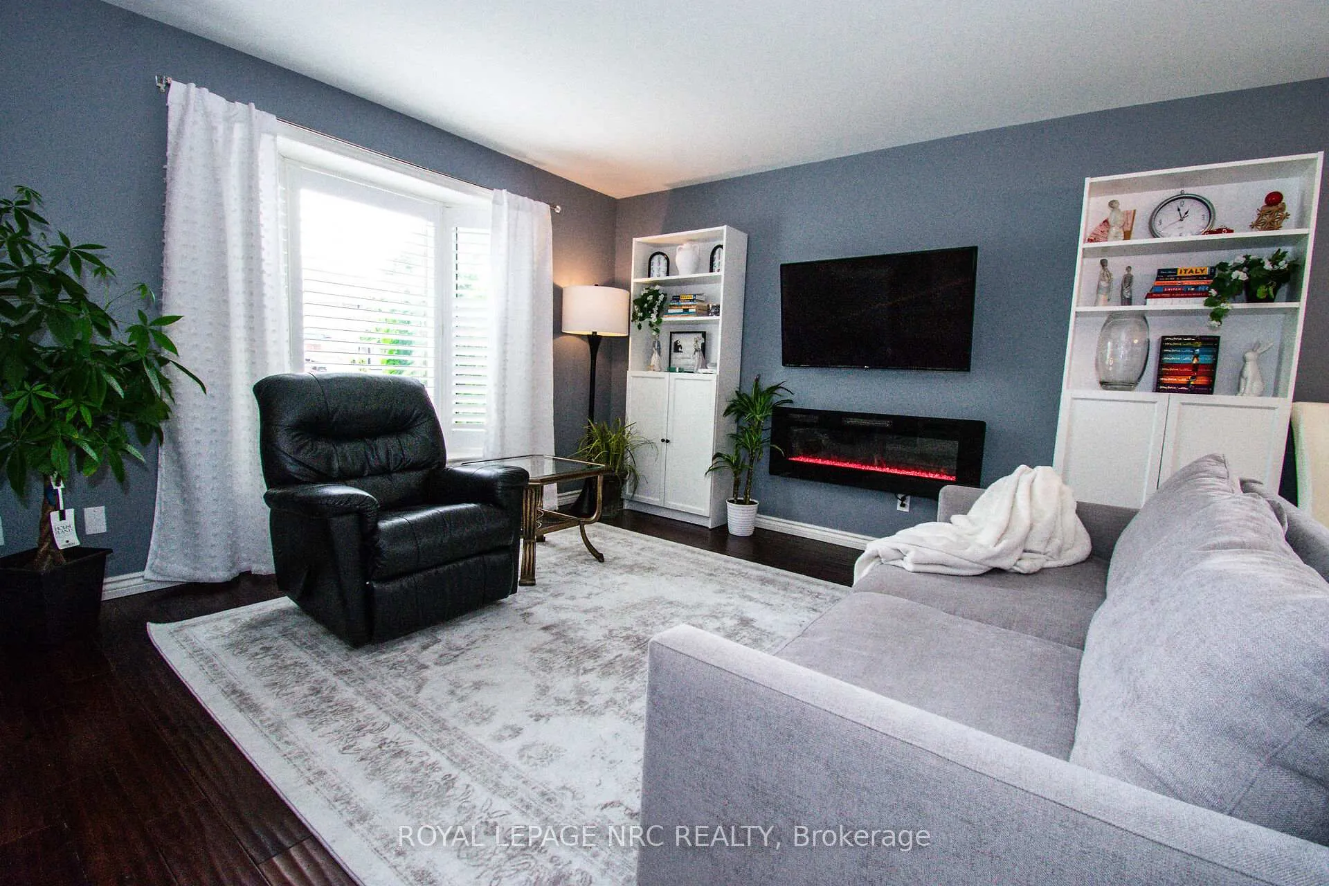 Photo 5 of 30 Elderwood Drive, St. Catharines, Grapeview — HOMEH