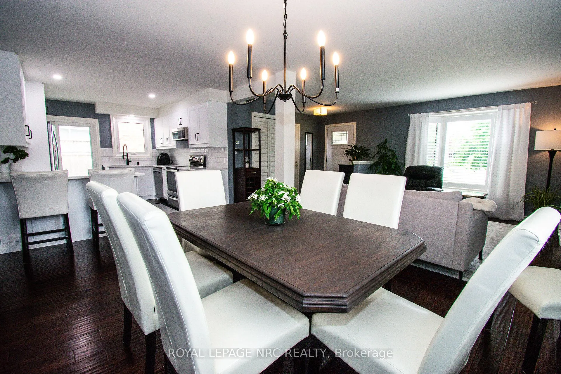 Photo 10 of 30 Elderwood Drive, St. Catharines, Grapeview — HOMEH