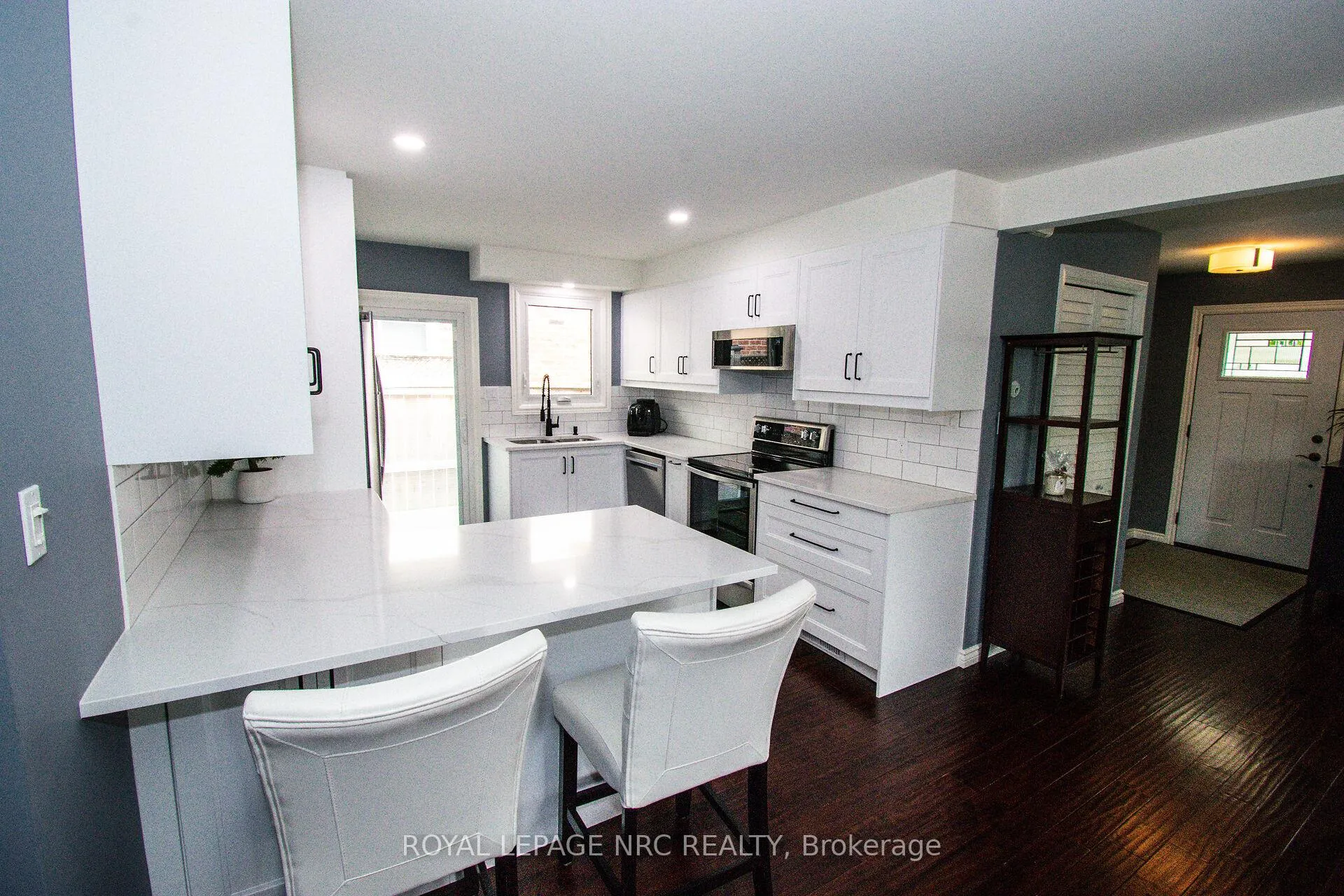 Photo 12 of 30 Elderwood Drive, St. Catharines, Grapeview — HOMEH