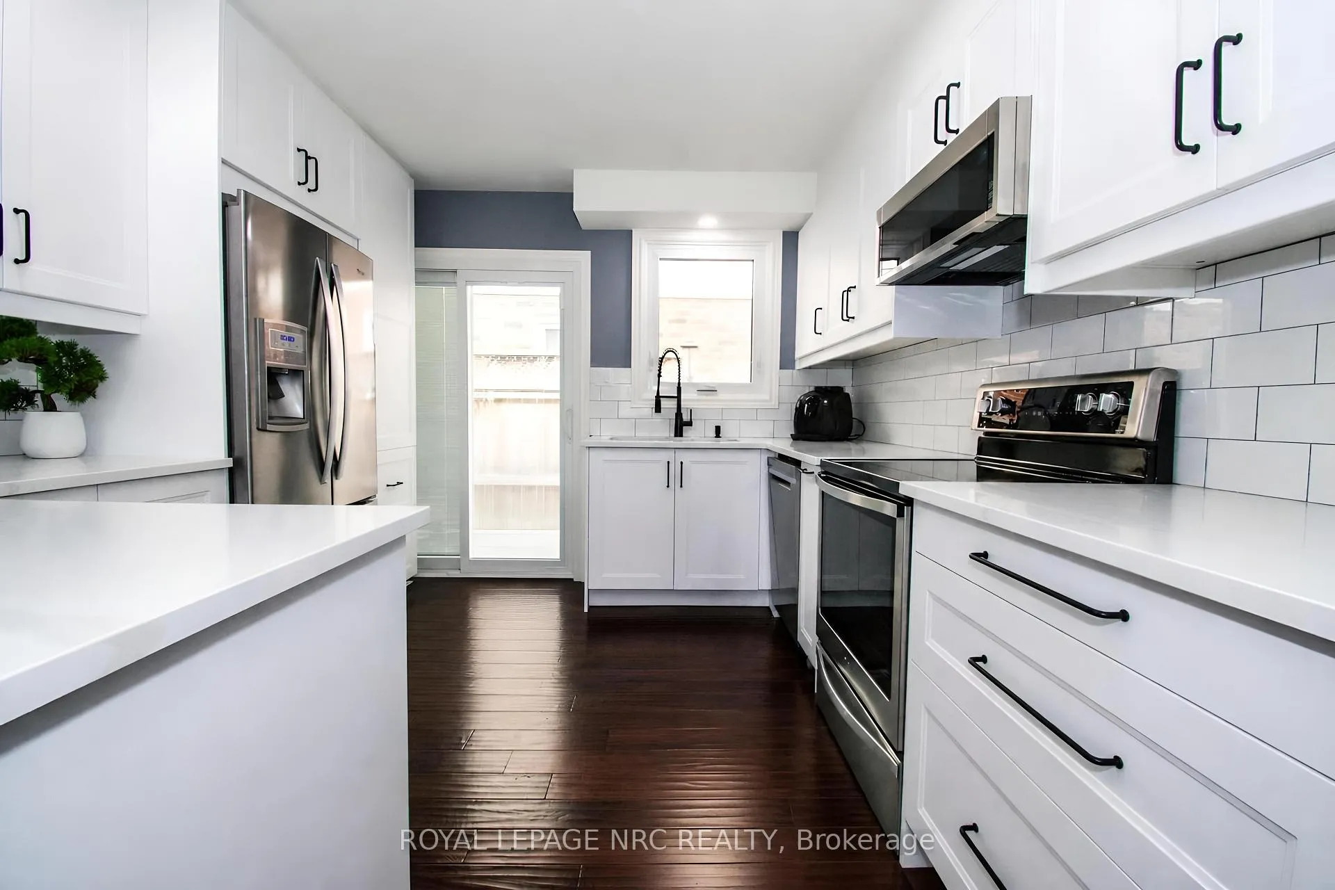 Photo 15 of 30 Elderwood Drive, St. Catharines, Grapeview — HOMEH