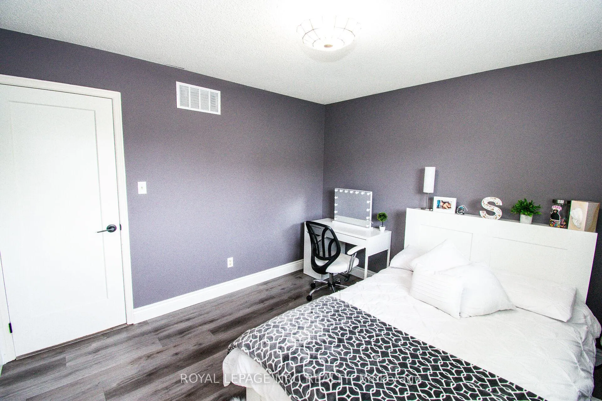 Photo 26 of 30 Elderwood Drive, St. Catharines, Grapeview — HOMEH