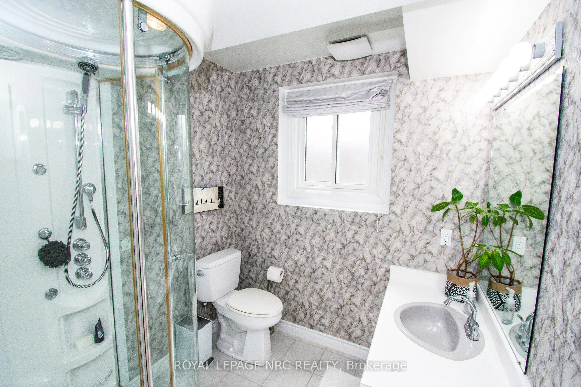 Photo 33 of 30 Elderwood Drive, St. Catharines, Grapeview — HOMEH