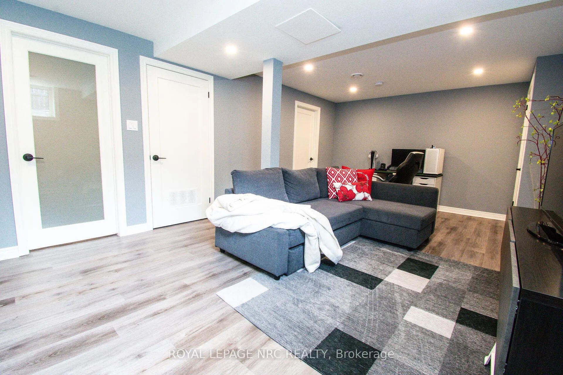 Photo 35 of 30 Elderwood Drive, St. Catharines, Grapeview — HOMEH
