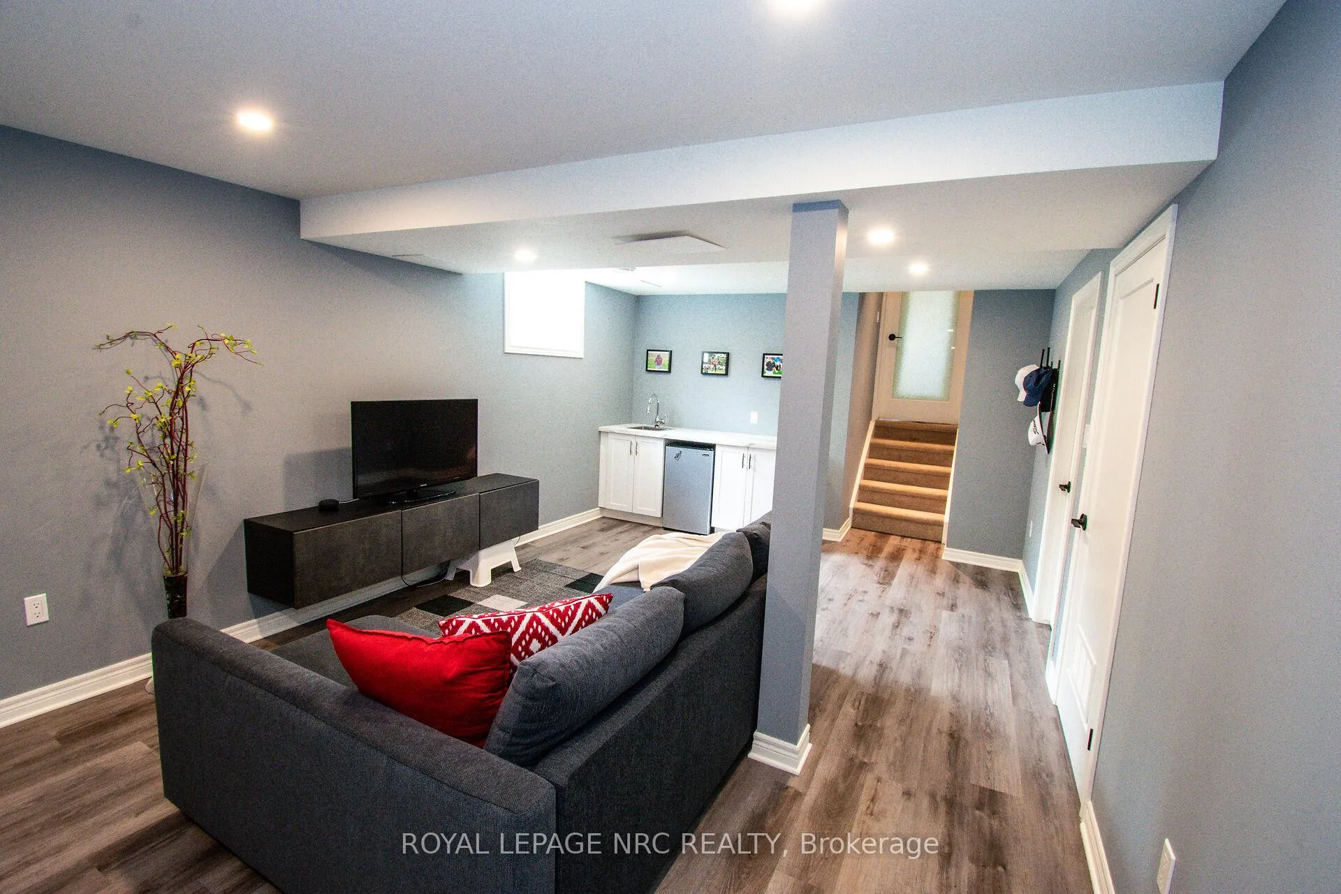 Photo 37 of 30 Elderwood Drive, St. Catharines, Grapeview — HOMEH