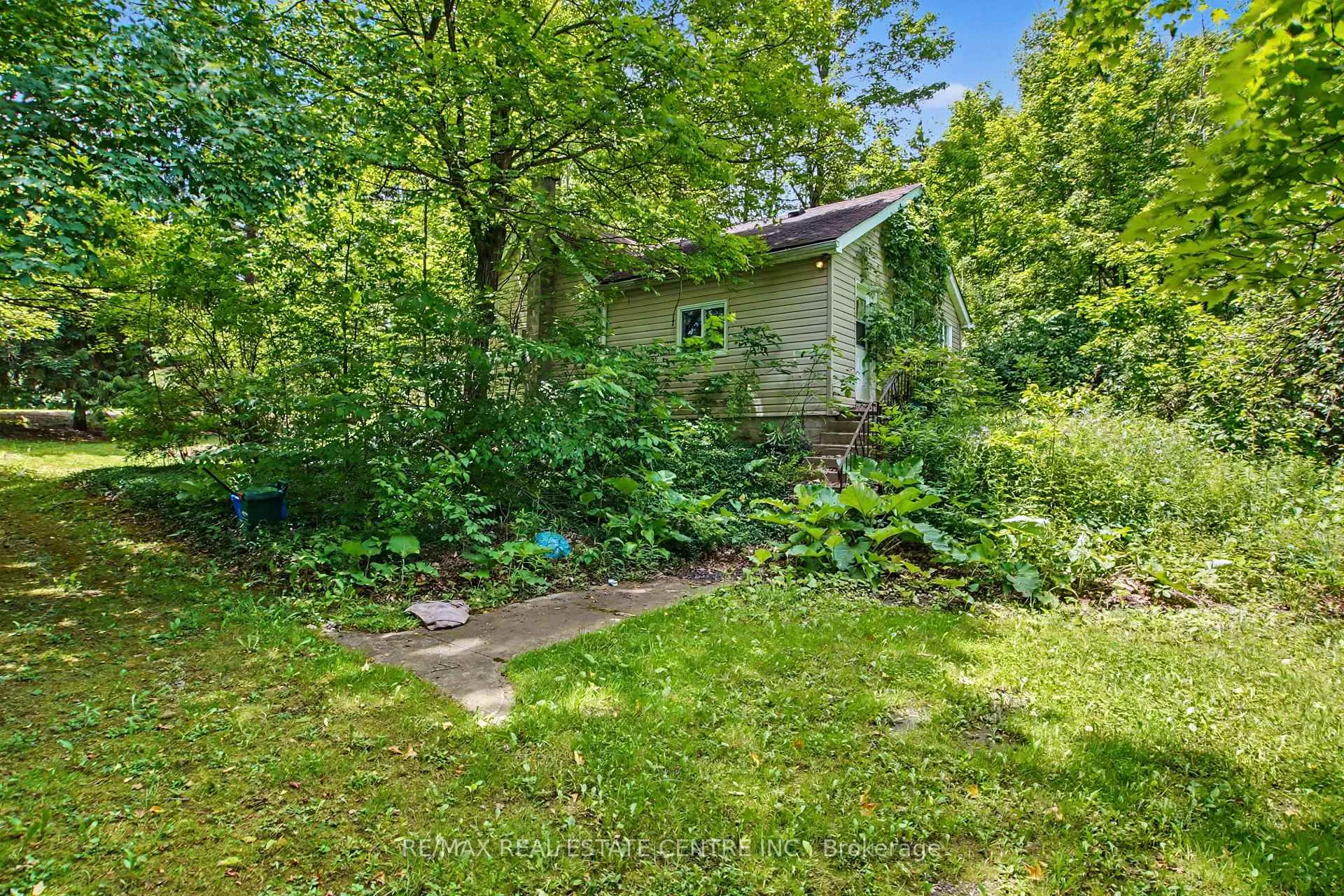 Photo 15 of 8327 First Line, Milton, Campbellville — HOMEH