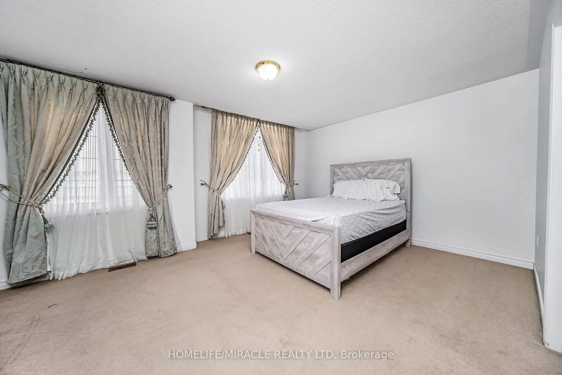 Photo 25 of 6 Currant Road, Brampton, Bram East — HOMEH