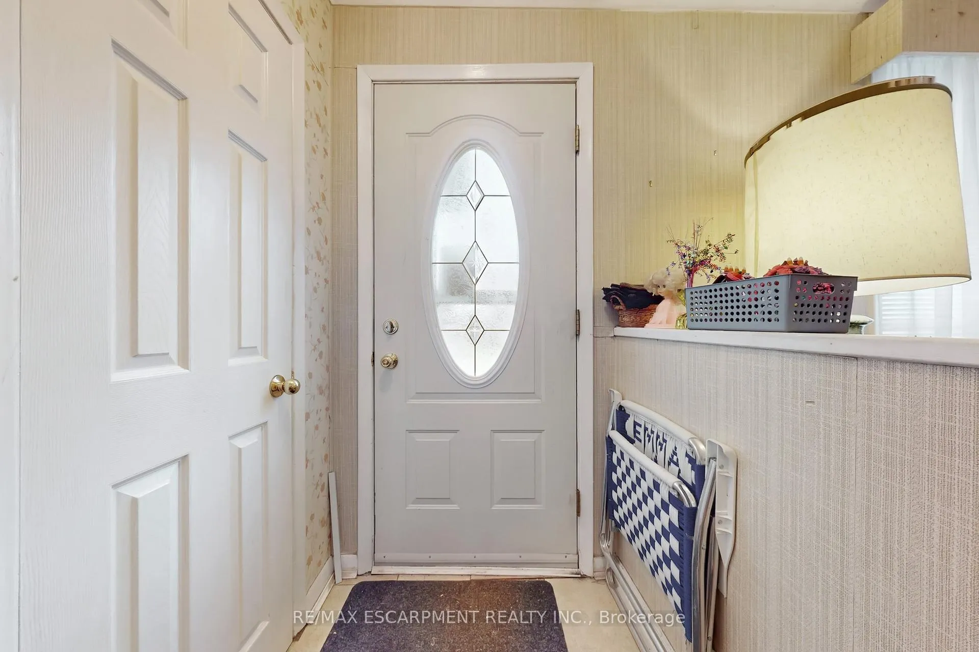 Photo 5 of 541 Wingrove Crescent, Oakville, West — HOMEH