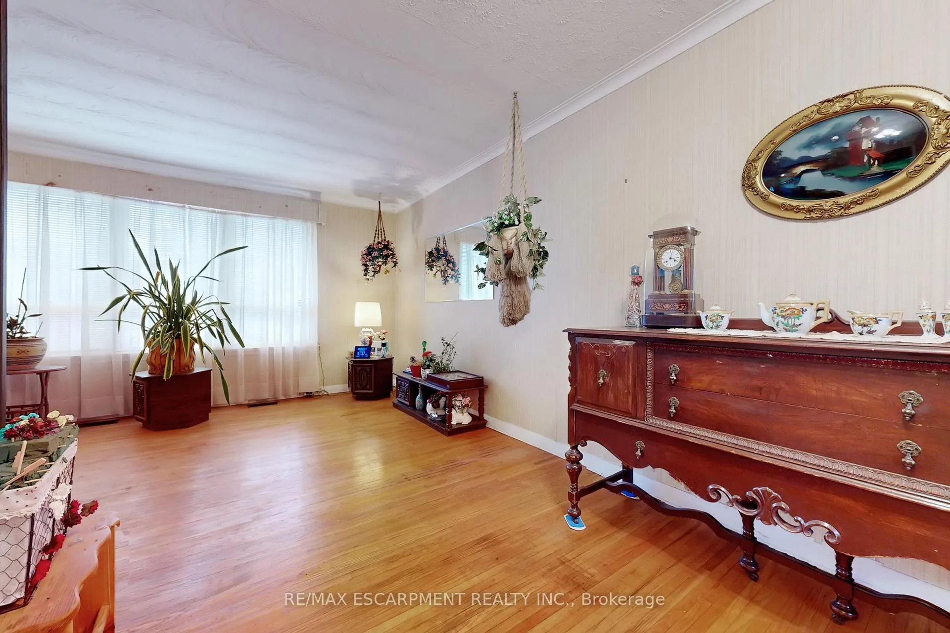 Photo 9 of 541 Wingrove Crescent, Oakville, West — HOMEH