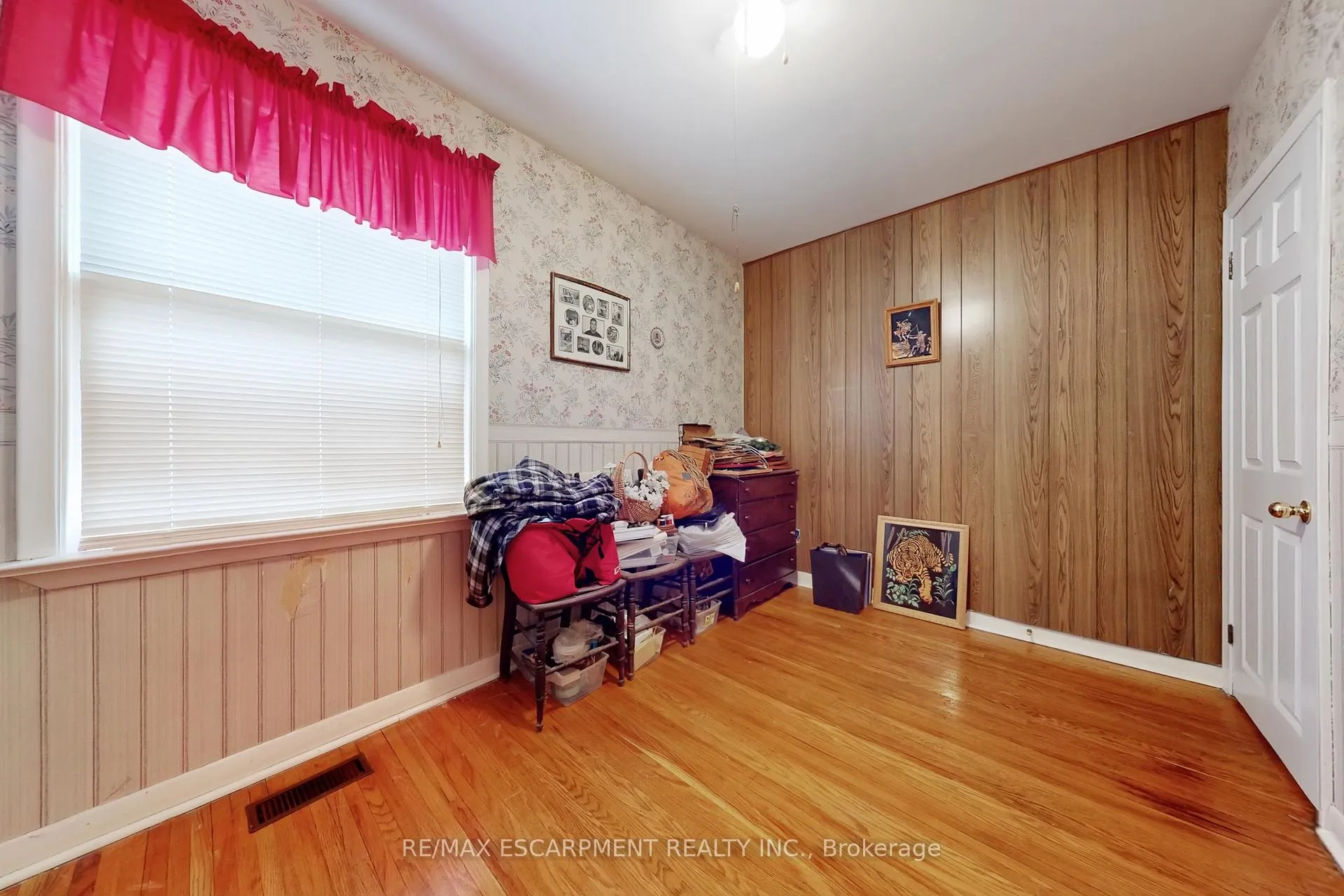 Photo 17 of 541 Wingrove Crescent, Oakville, West — HOMEH