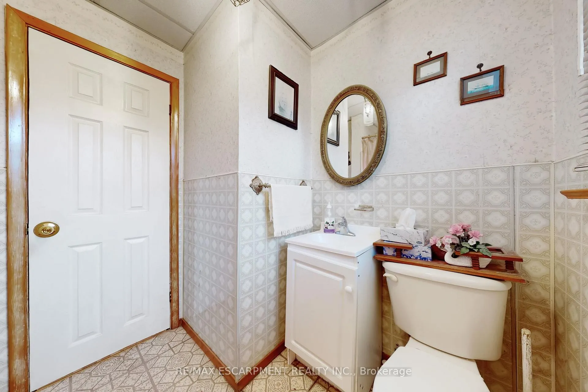 Photo 21 of 541 Wingrove Crescent, Oakville, West — HOMEH