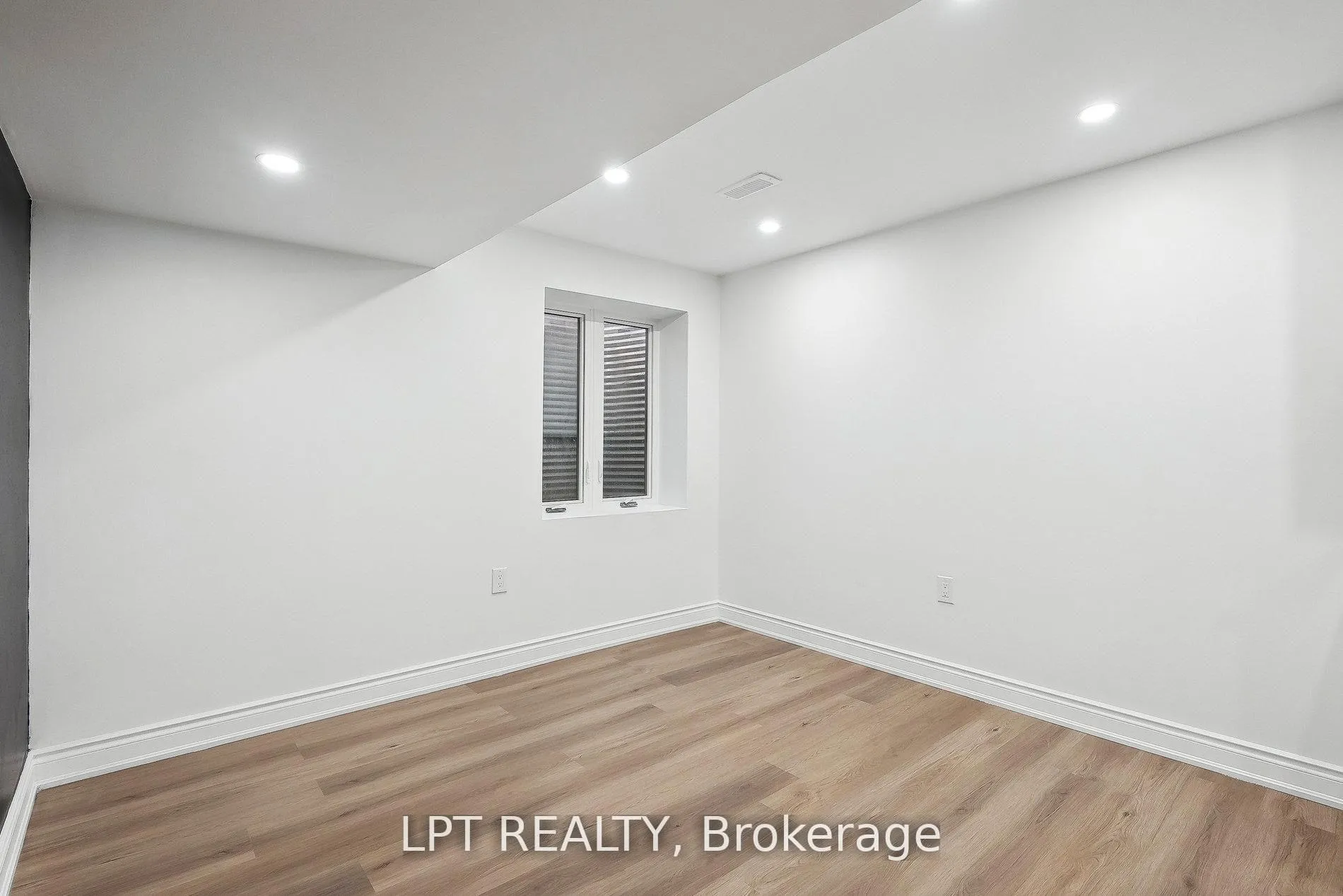 Photo 3 of Unit Lower, 140 Springvalley Crescent, Hamilton, Gourley — HOMEH