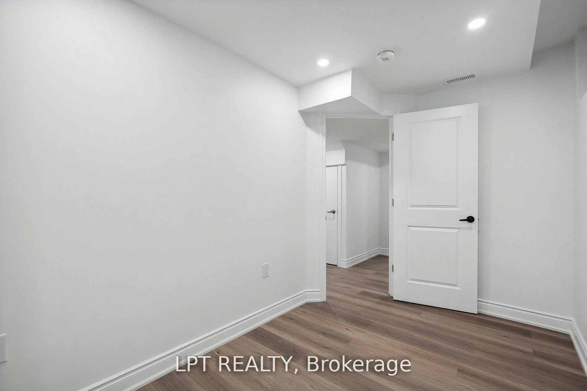Photo 9 of Unit Lower, 140 Springvalley Crescent, Hamilton, Gourley — HOMEH