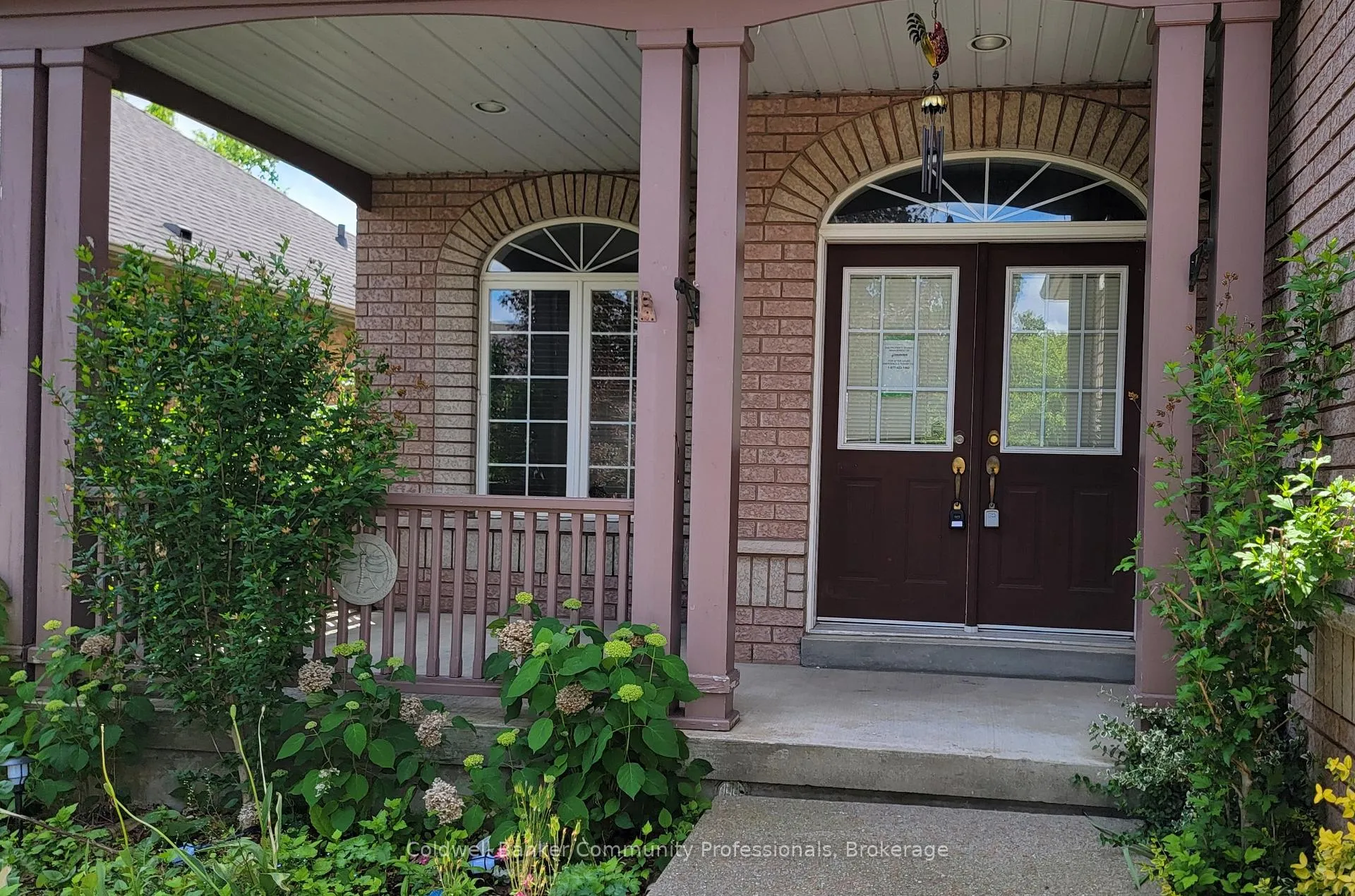 Photo 3 of 50 Winegarden Trail, Hamilton, Dundas — HOMEH