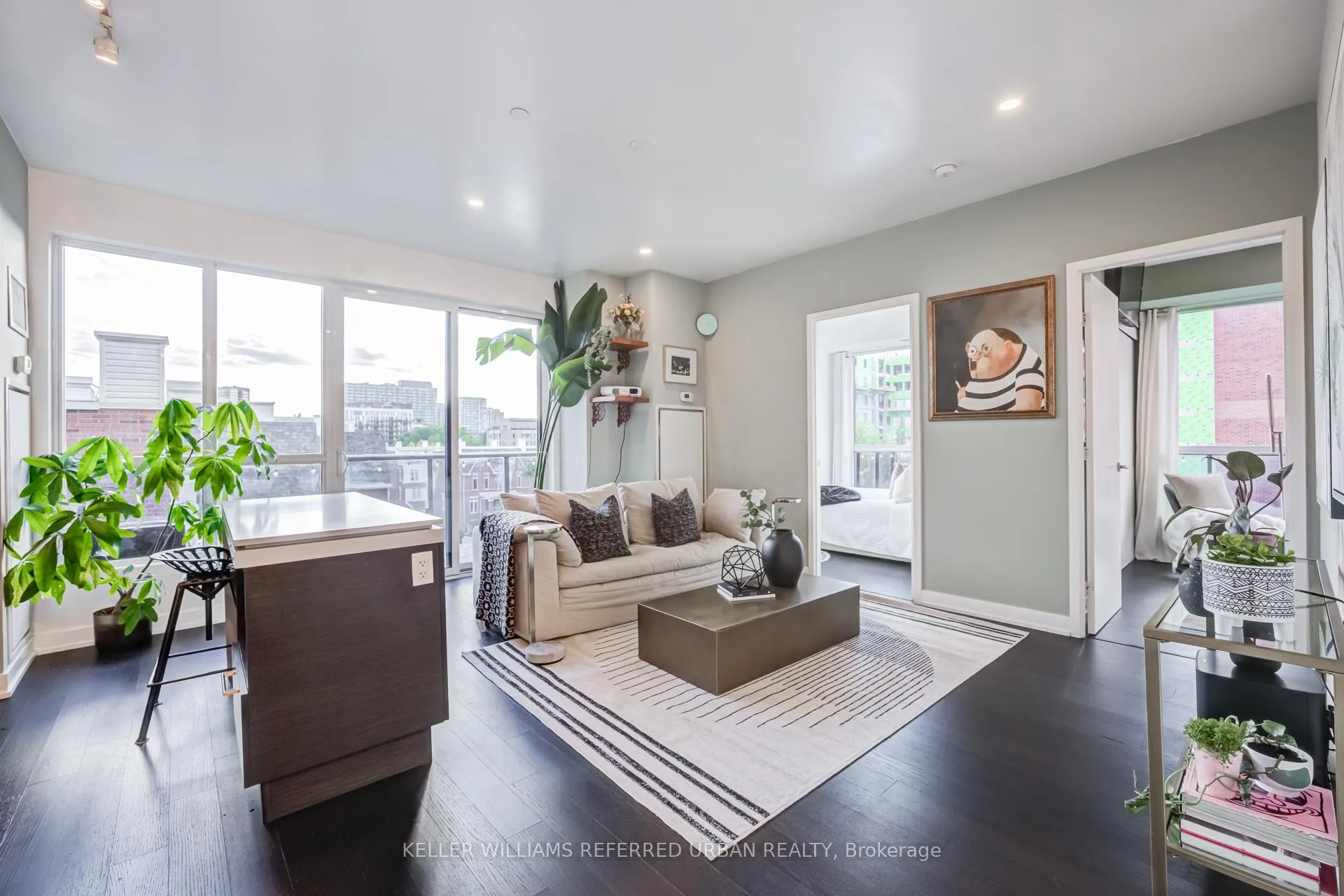 Front of Unit 459, 1030 King Street W
