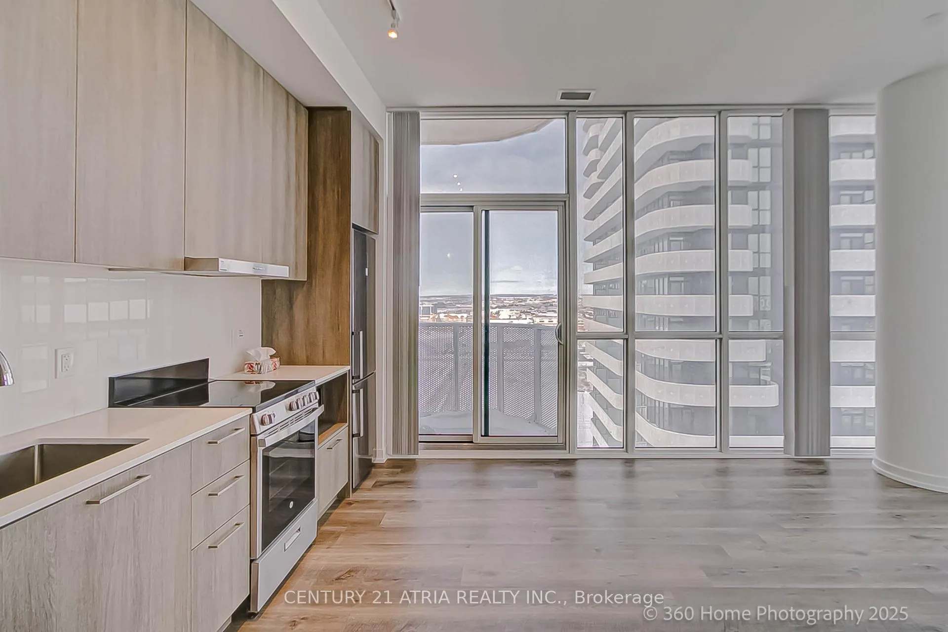 Photo 6 of Unit 2115, 195 Commerce Street, Vaughan, Vaughan Corporate Centre — HOMEH